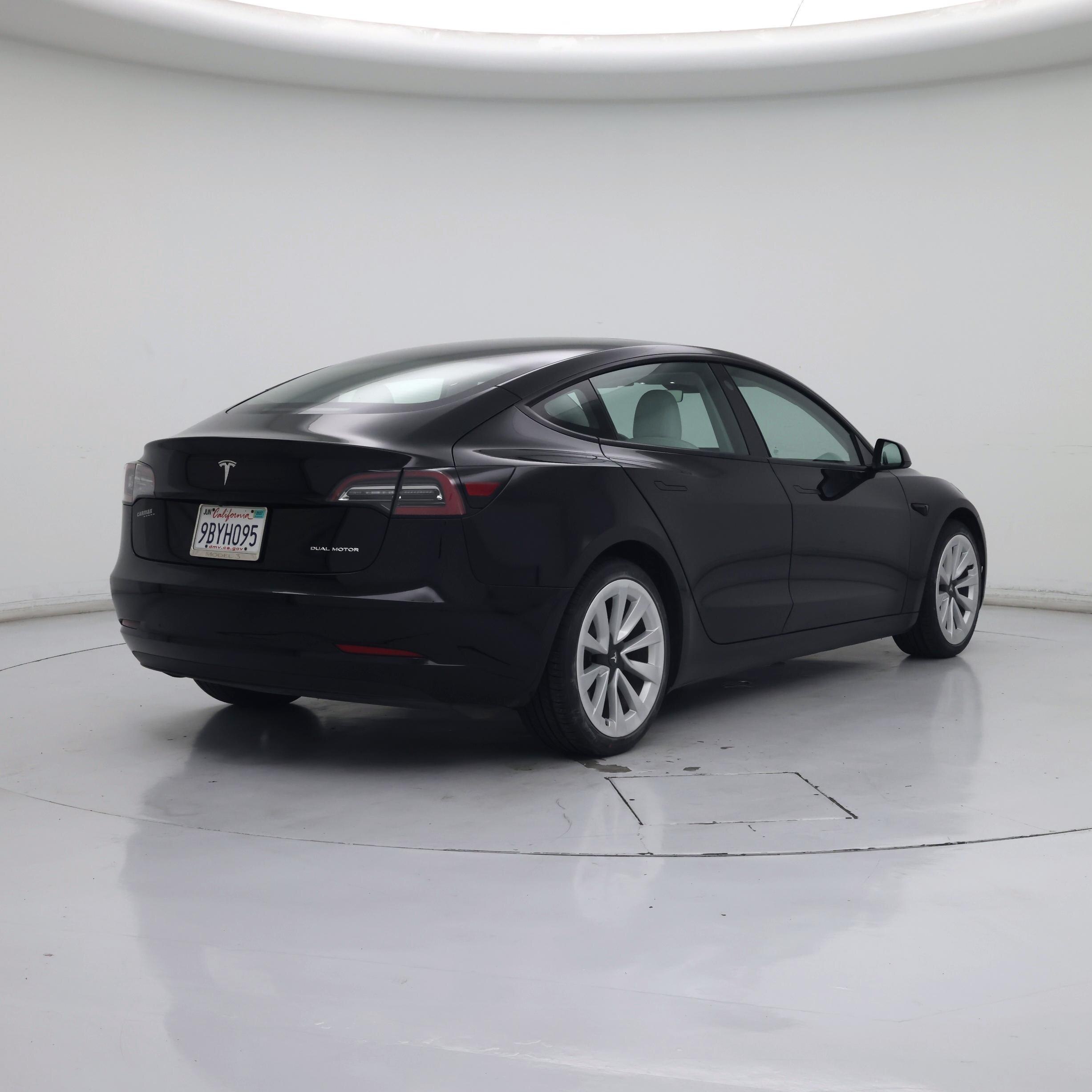 Thumbnail: 2022 Tesla Model 3 - 8