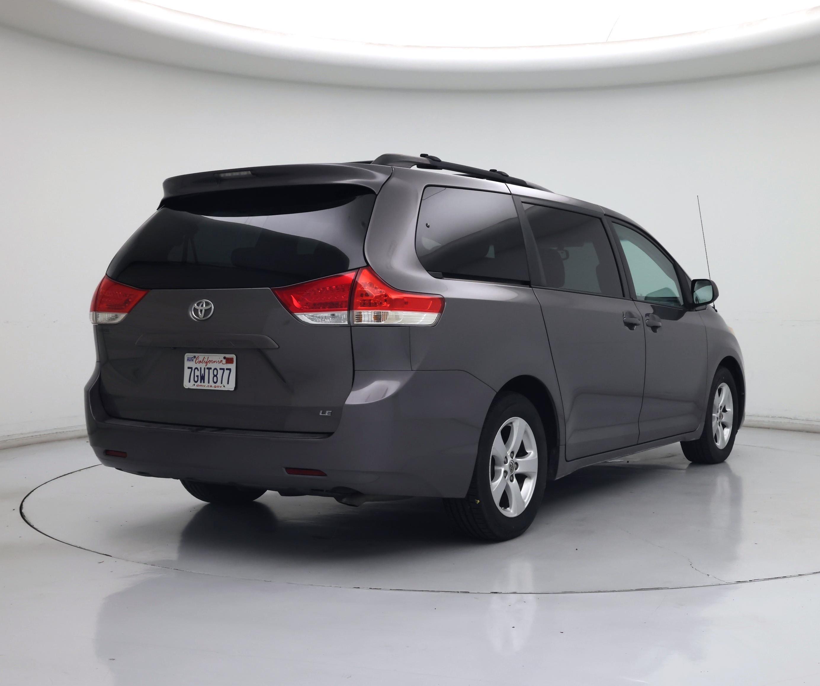 Thumbnail: 2014 Toyota Sienna - 8
