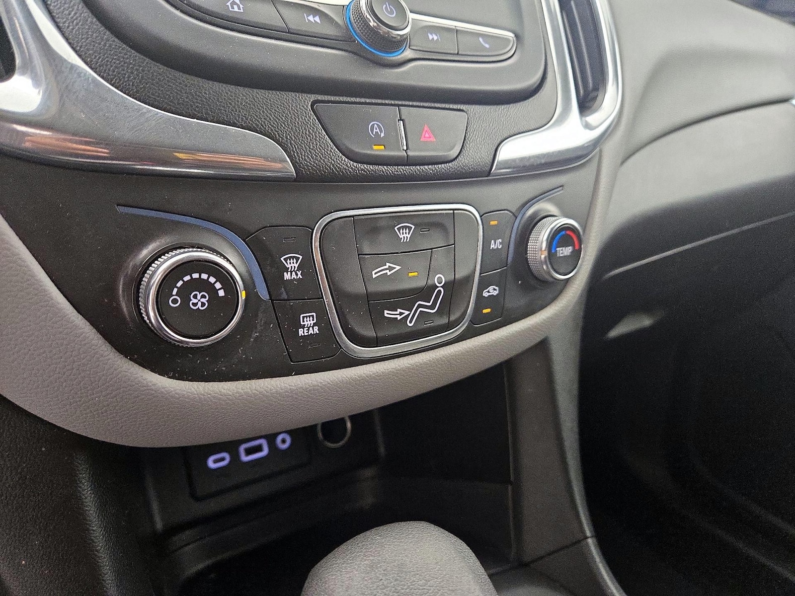 2022 Chevrolet Equinox LT - Photo 17