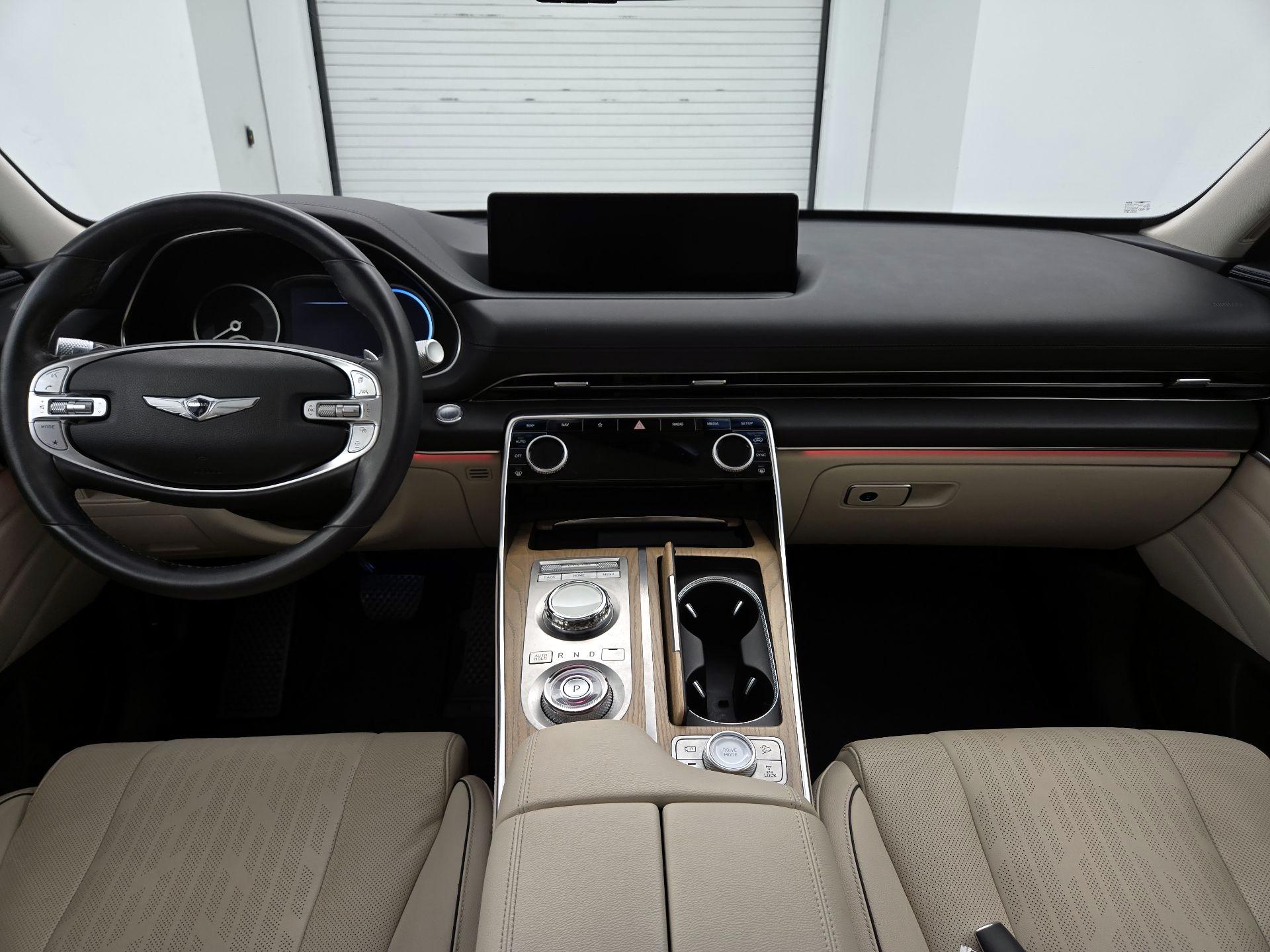 Thumbnail: 2023 Genesis GV80 - 9
