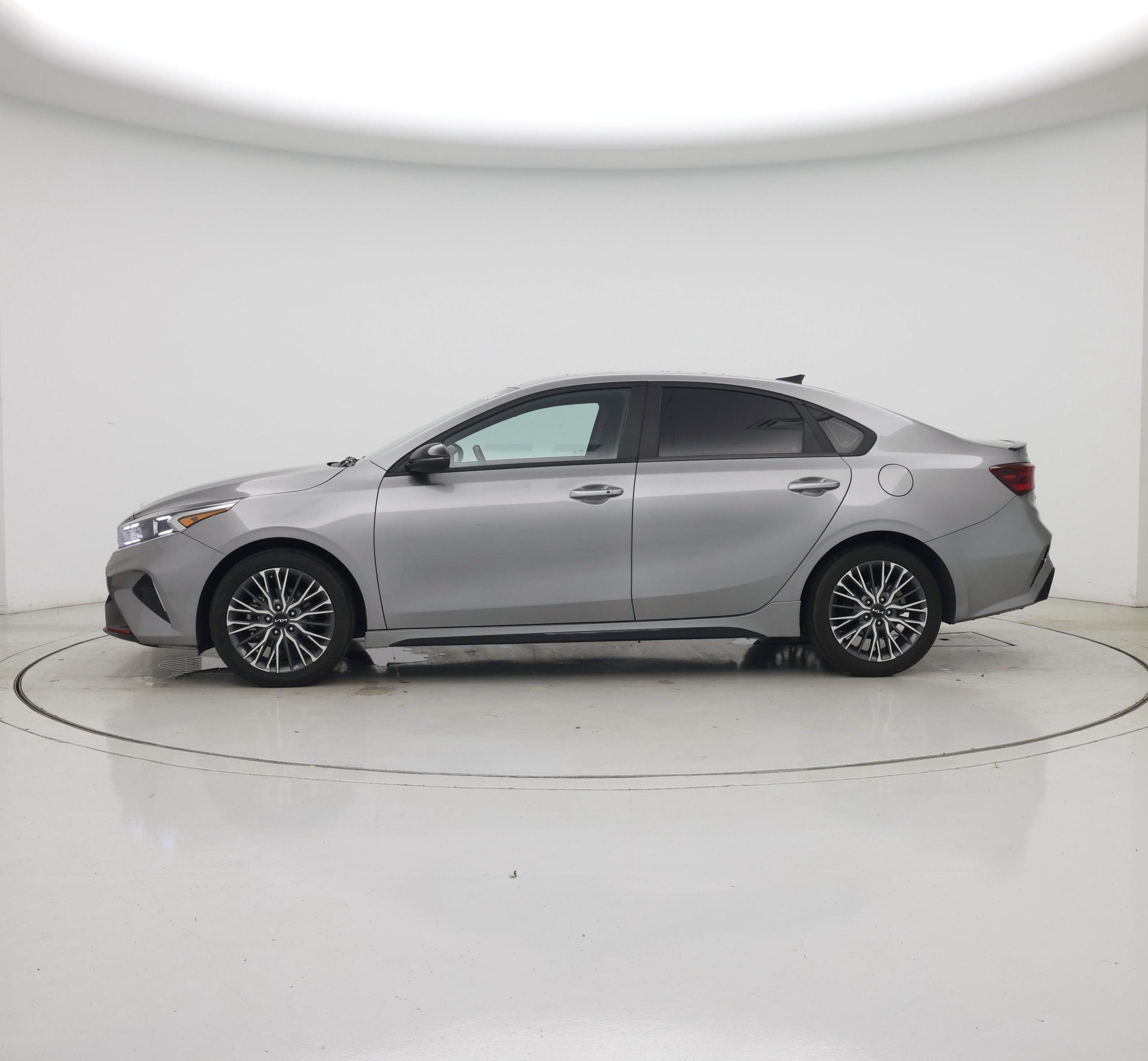 Thumbnail: 2023 Kia Forte - 3