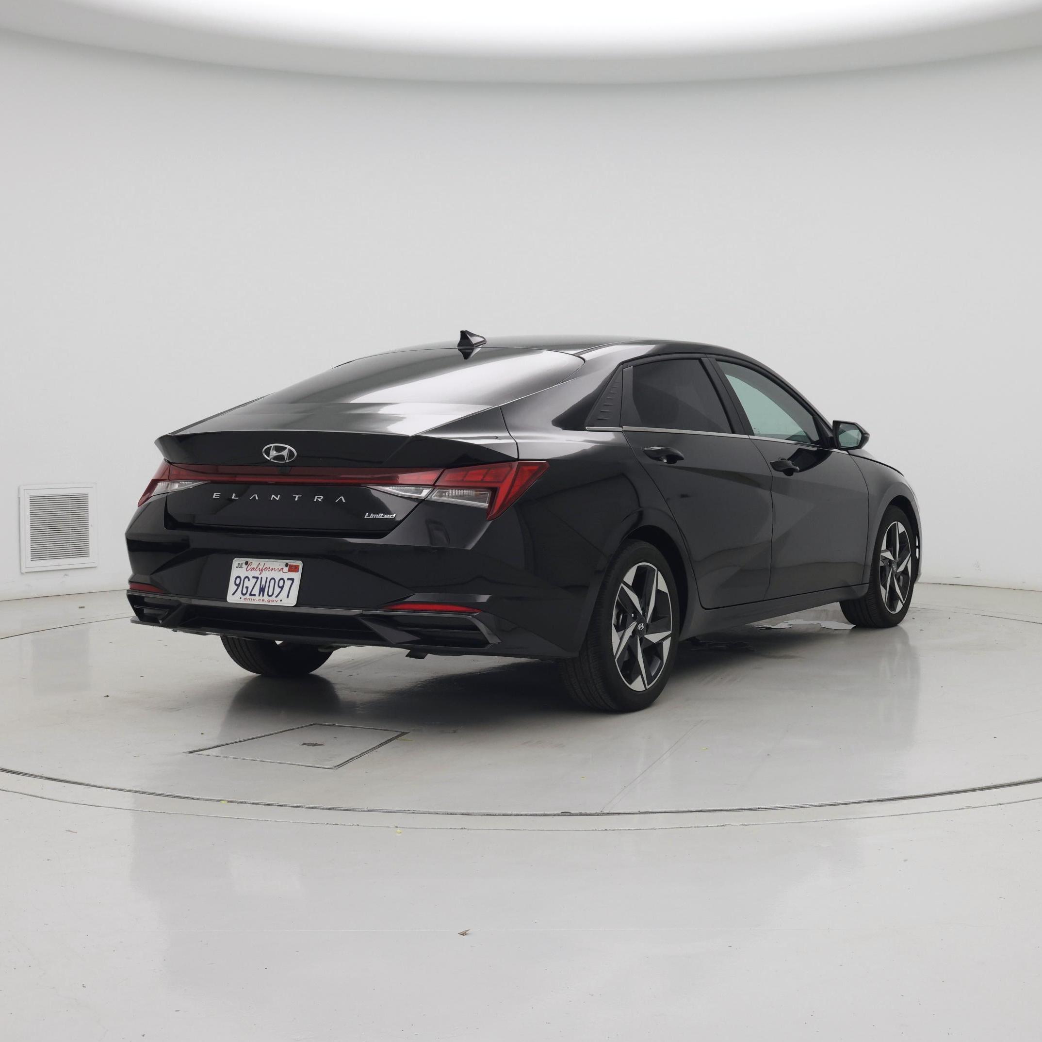 Thumbnail: 2023 Hyundai Elantra - 8