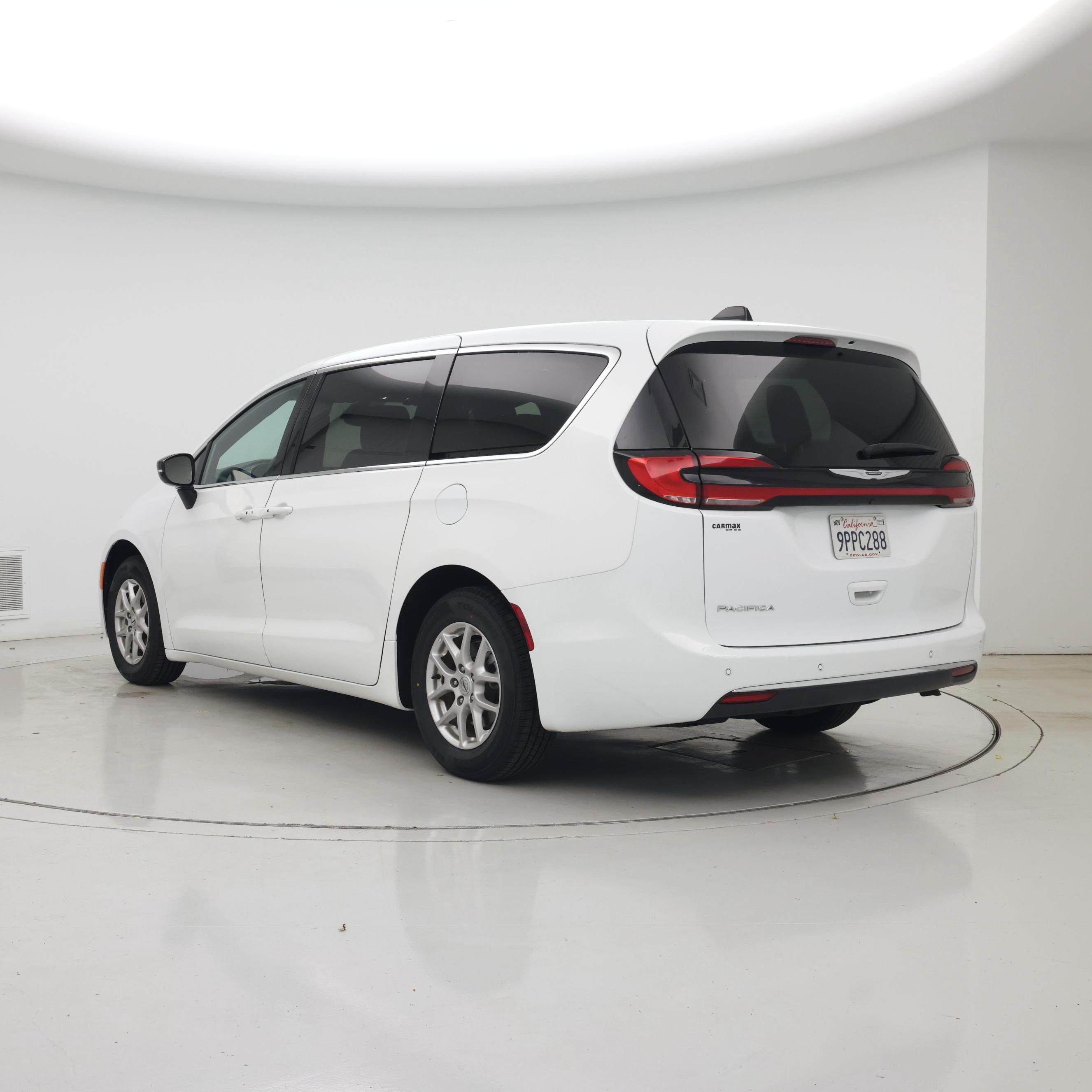 Thumbnail: 2025 Chrysler Pacifica - 2