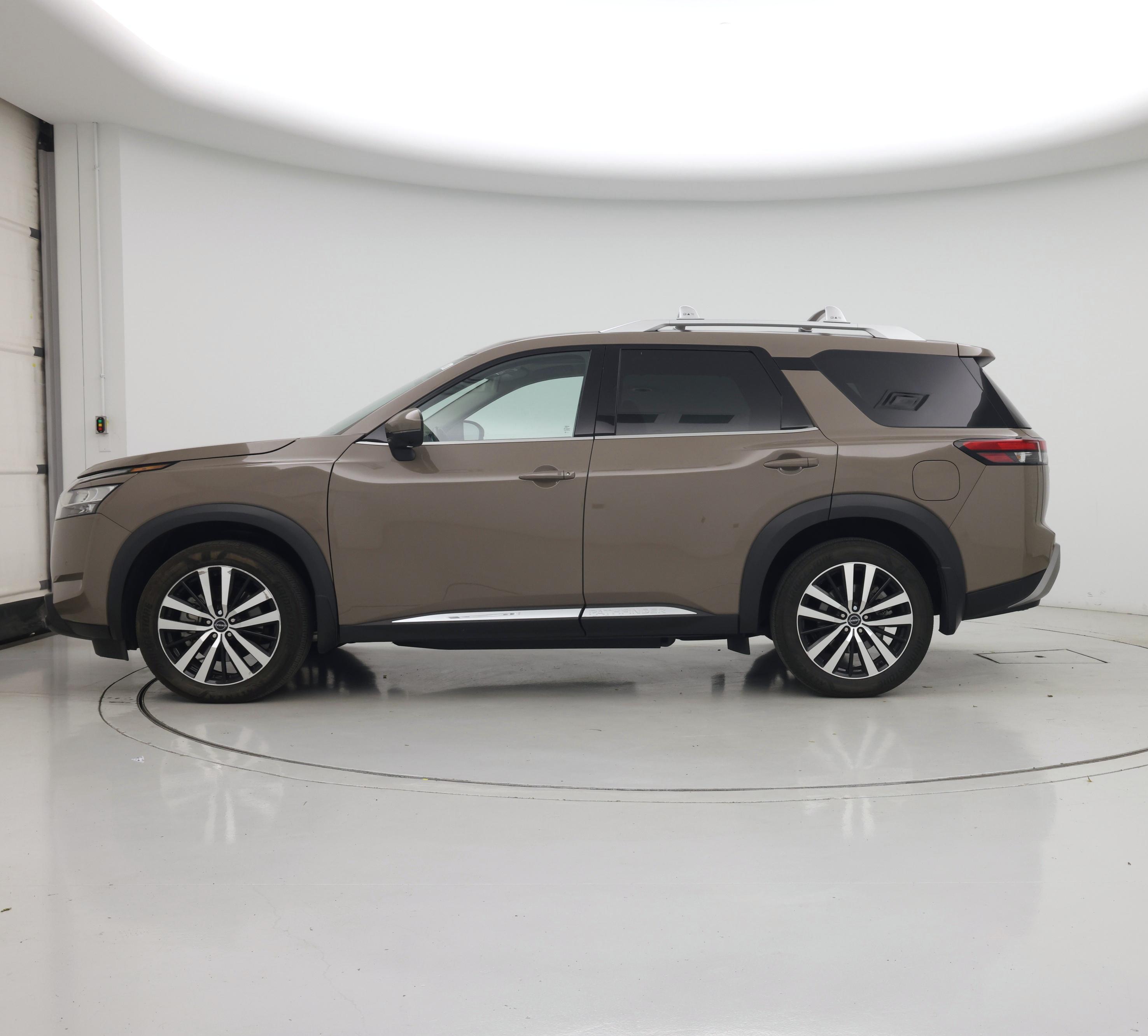 Thumbnail: 2023 Nissan Pathfinder - 3