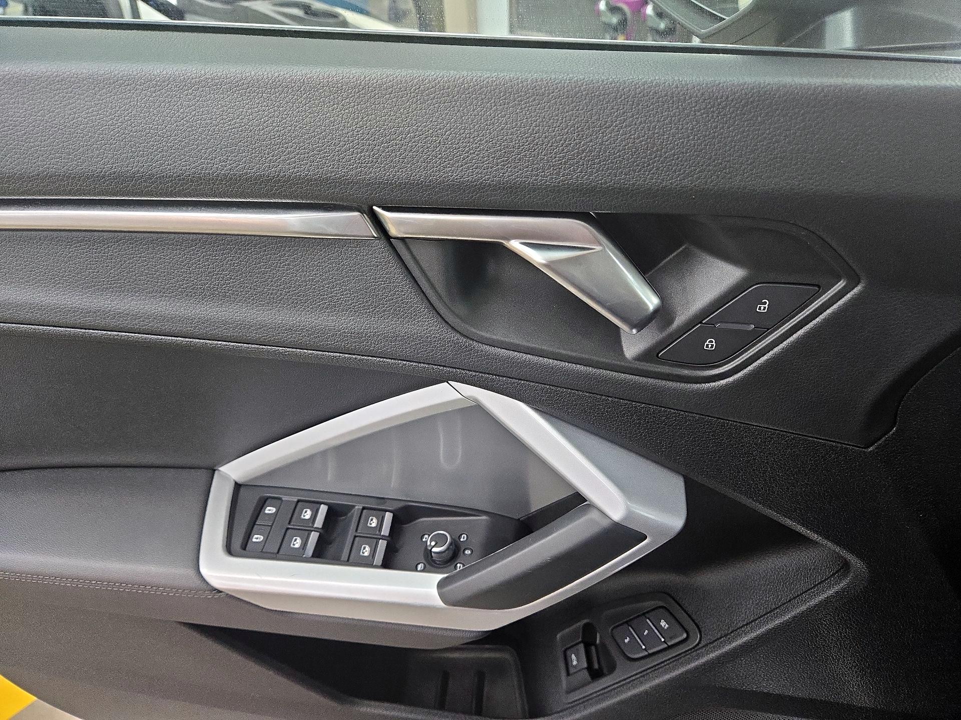 Thumbnail: 2024 Audi Q3 - 12