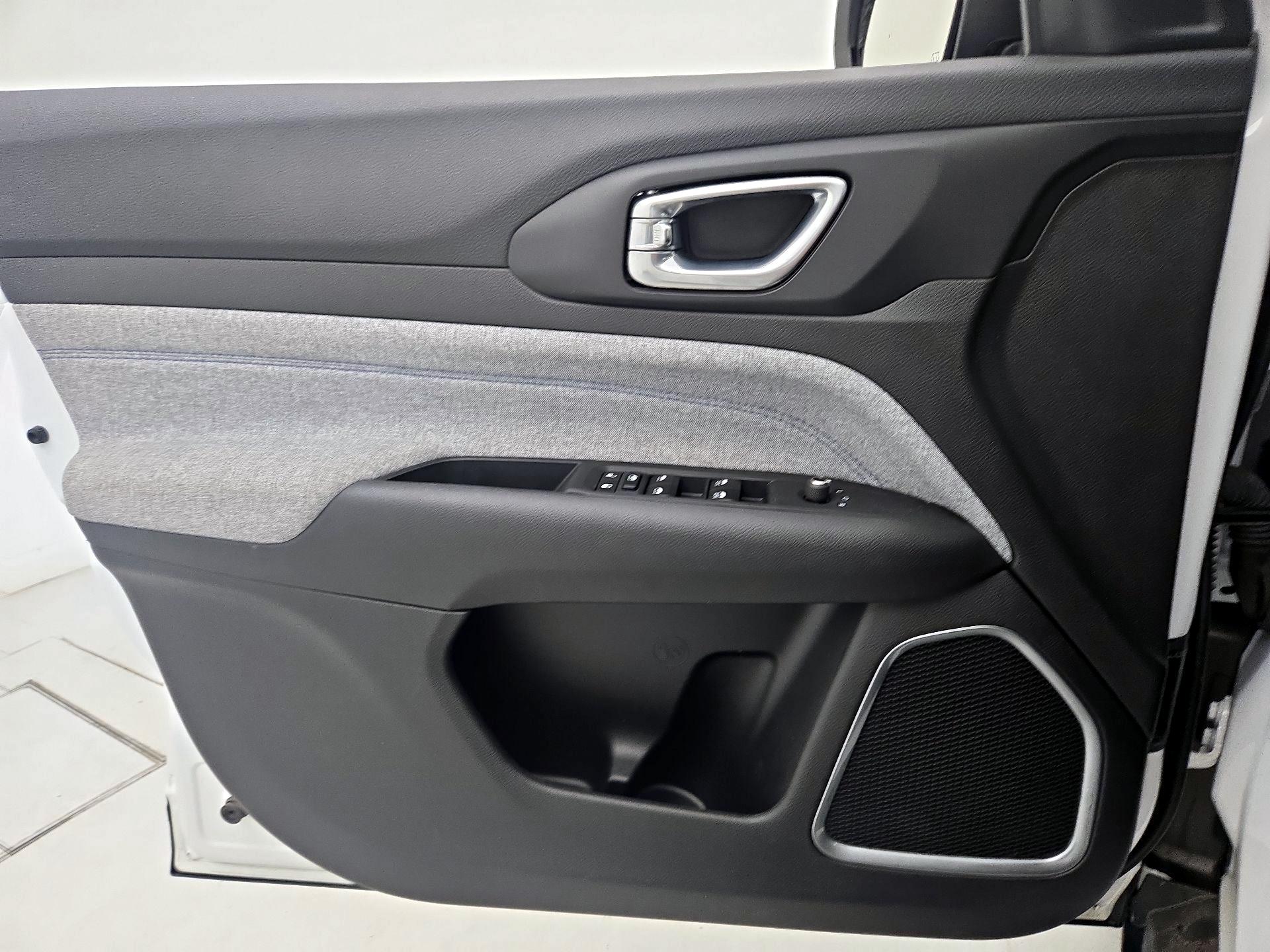 Thumbnail: 2024 Jeep Compass - 12