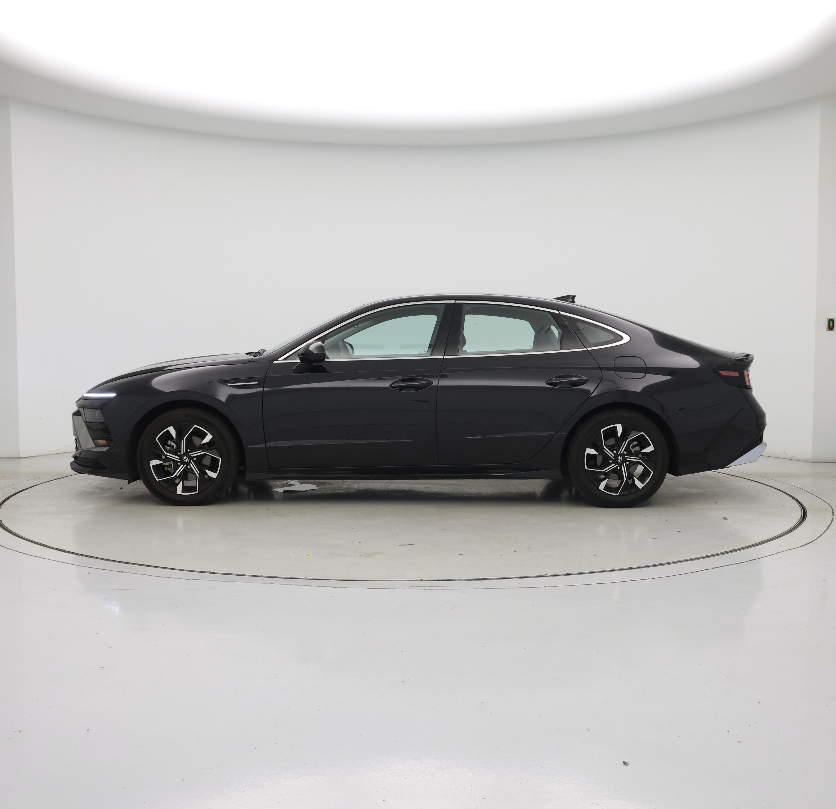 Thumbnail: 2024 Hyundai Sonata - 3