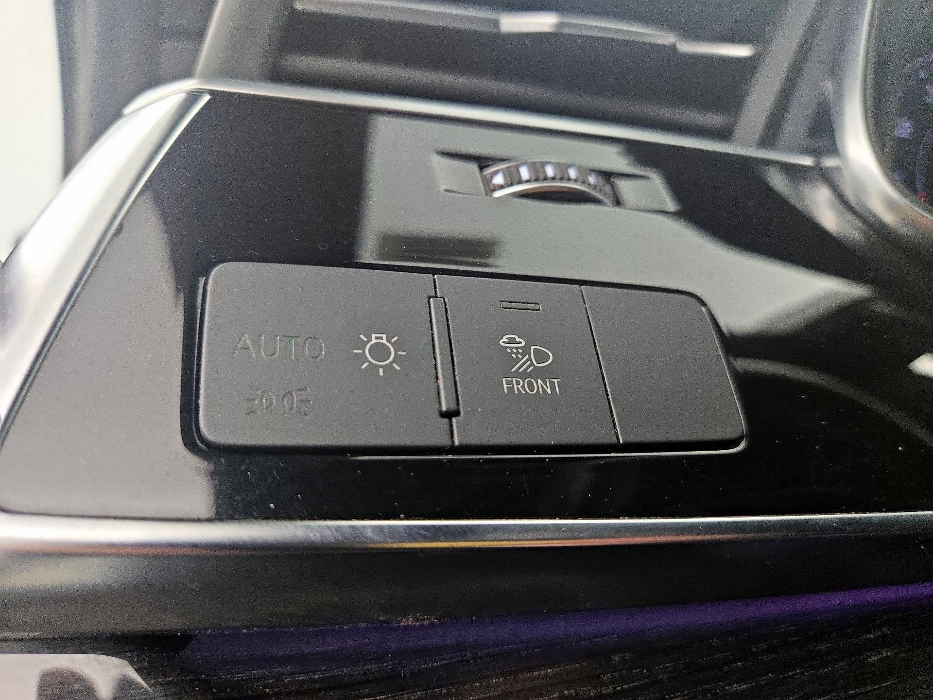 Thumbnail: 2020 Audi Q8 - 13