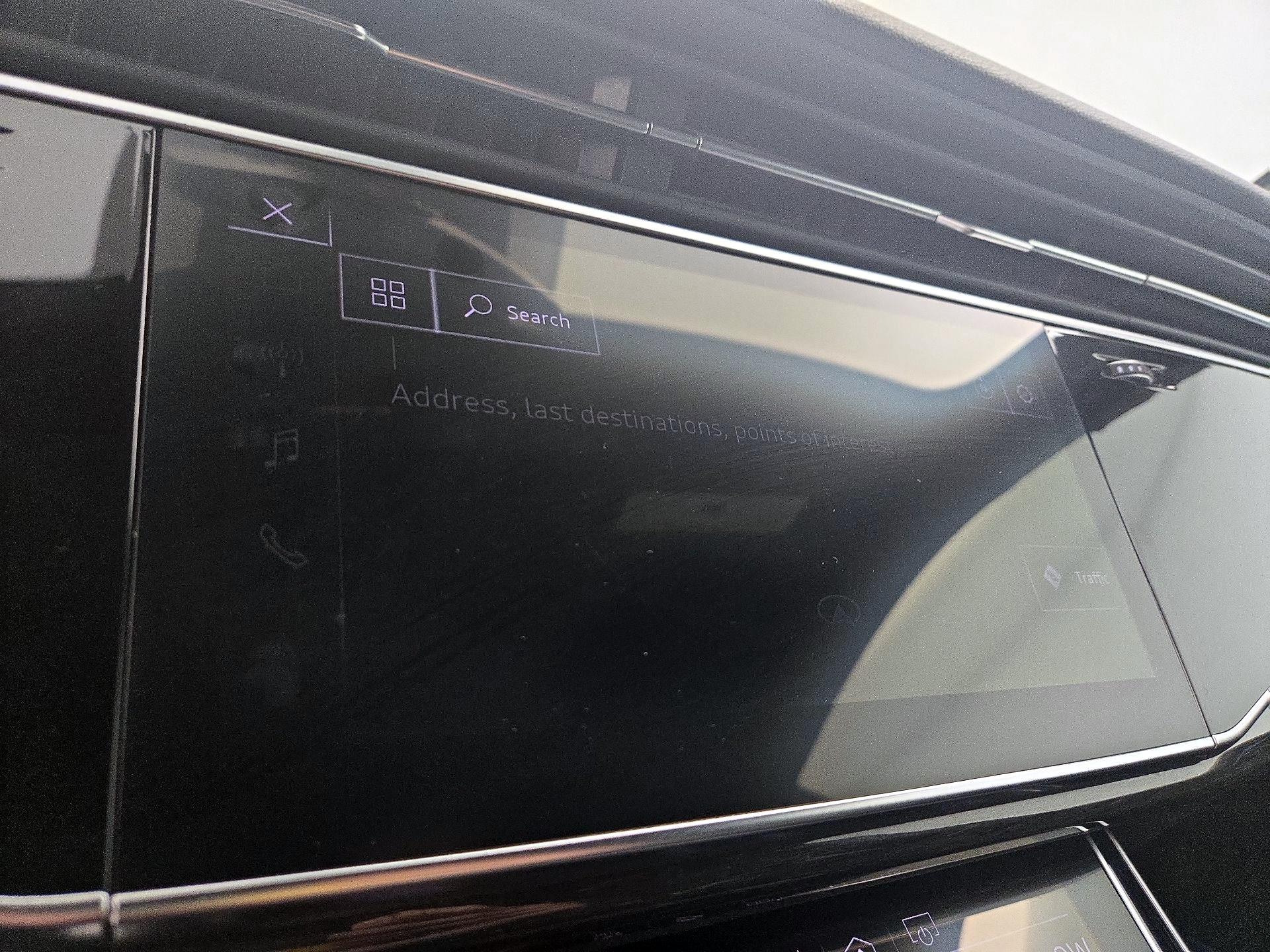 Thumbnail: 2020 Audi Q8 - 14