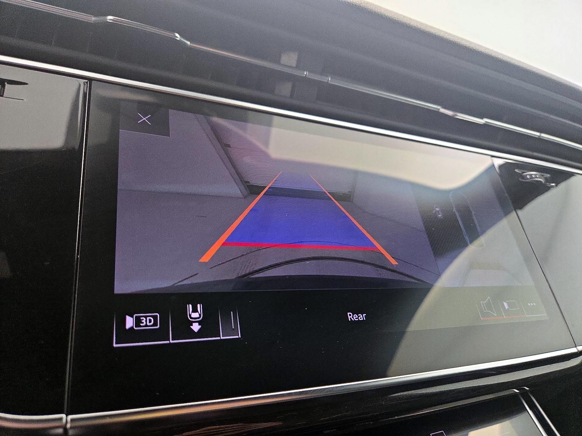 Thumbnail: 2020 Audi Q8 - 15