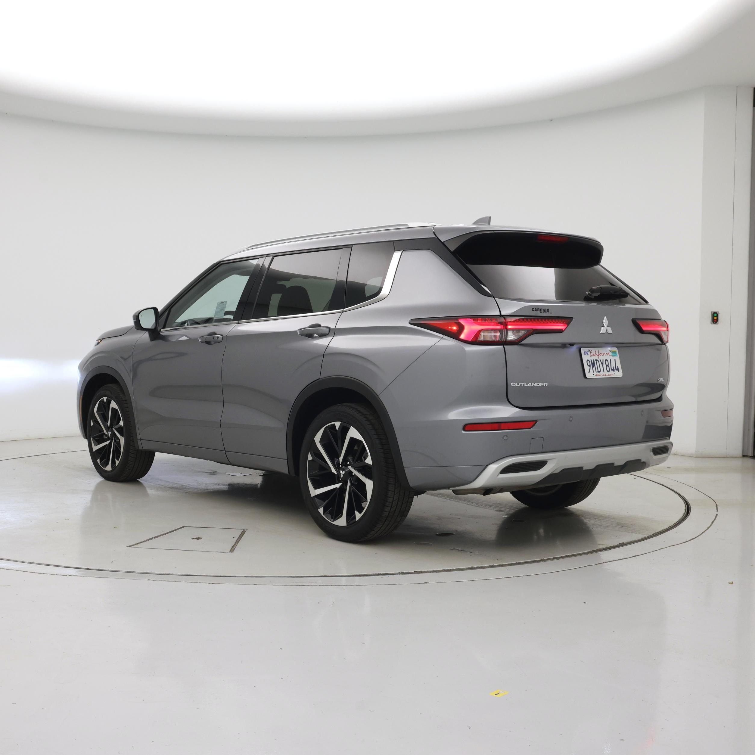 Thumbnail: 2024 Mitsubishi Outlander - 2