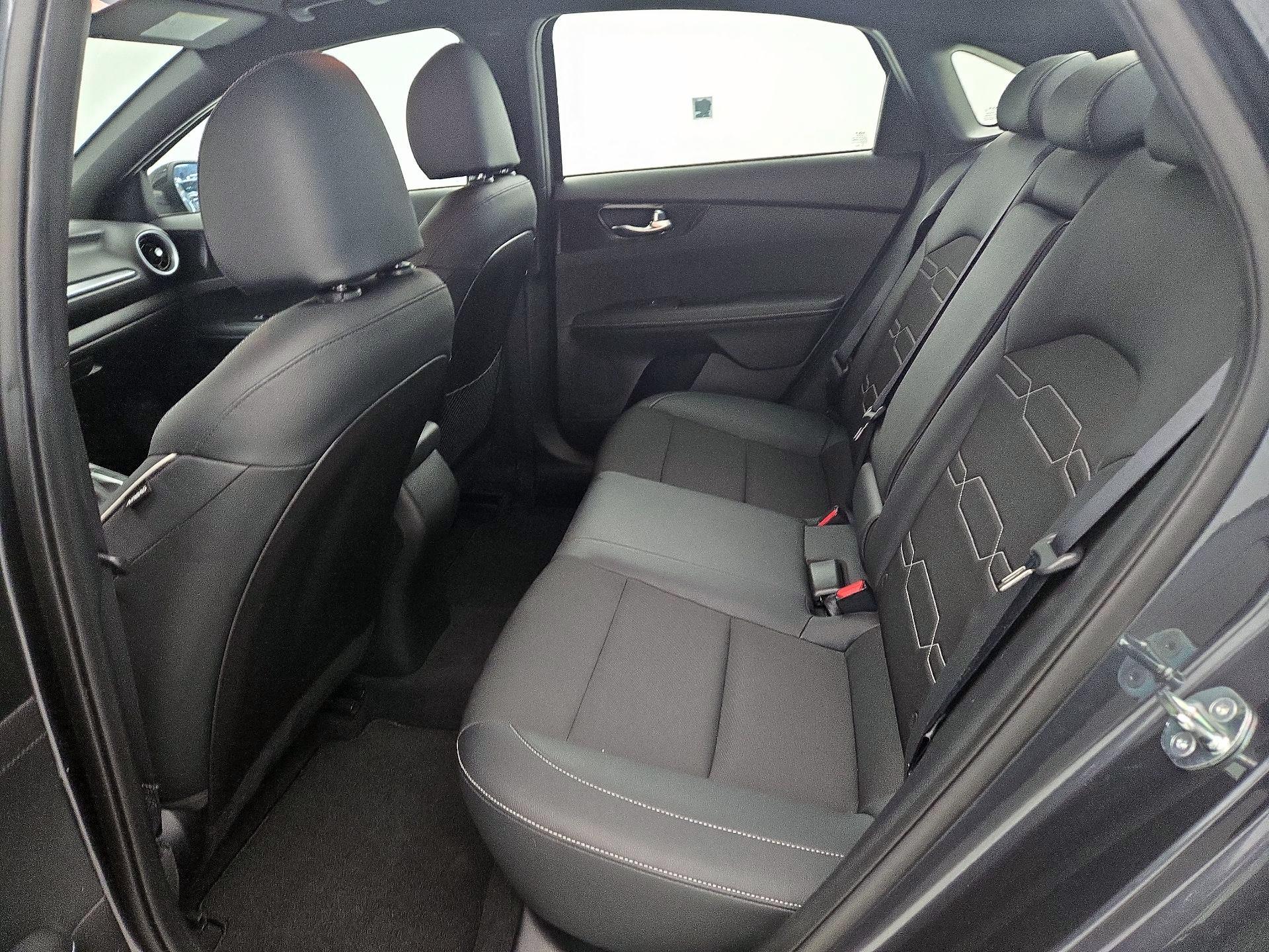 Thumbnail: 2023 Kia Forte - 20