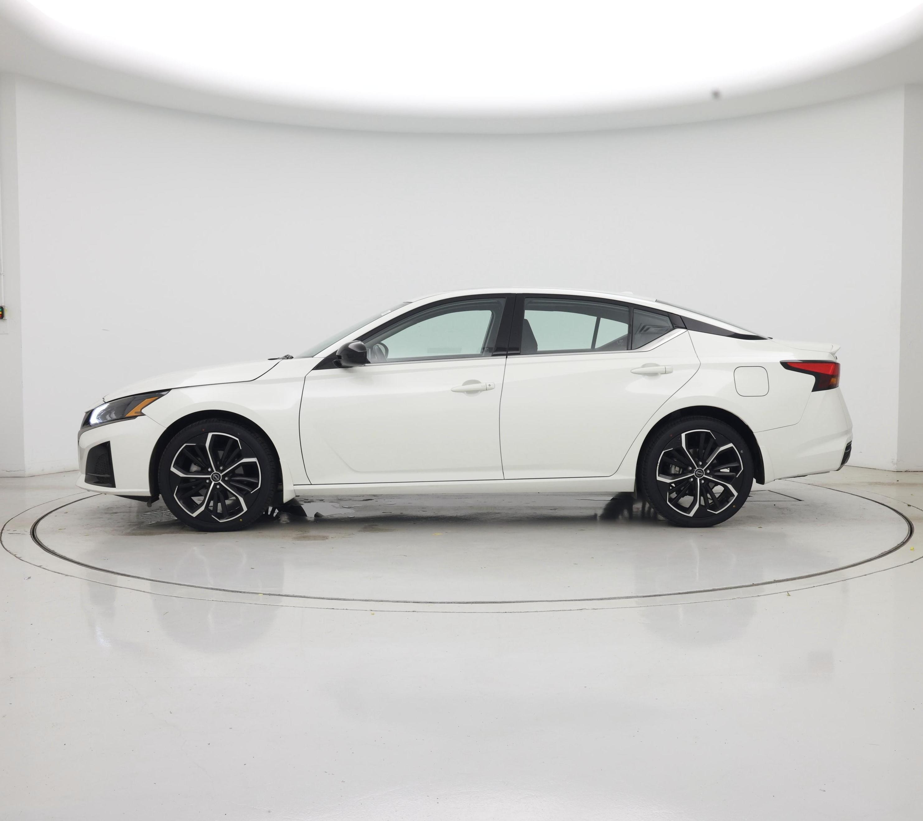 Thumbnail: 2023 Nissan Altima - 3