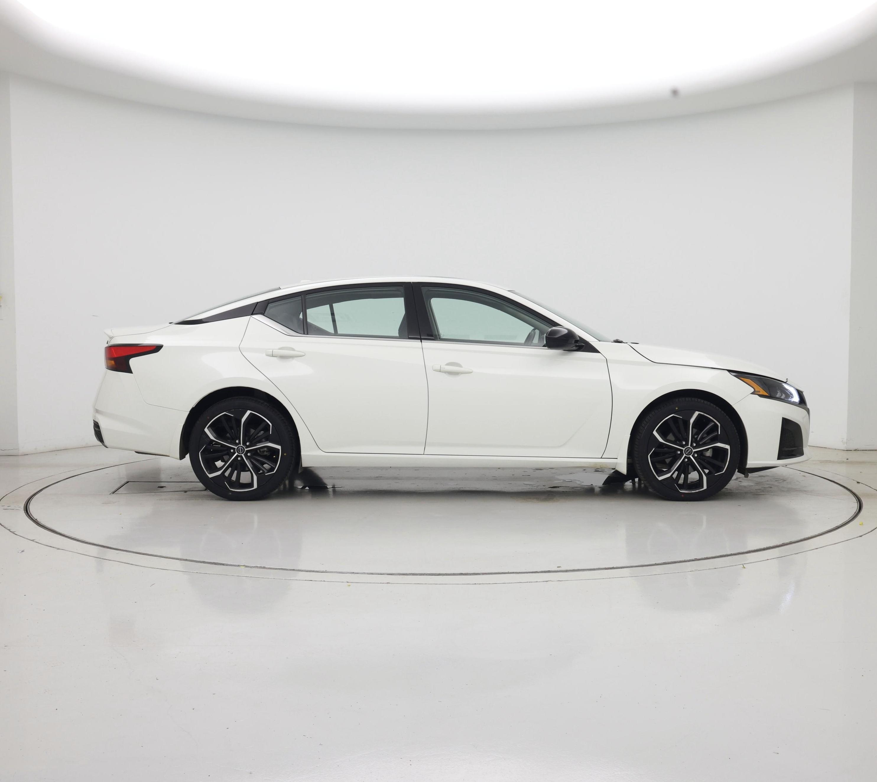 Thumbnail: 2023 Nissan Altima - 7