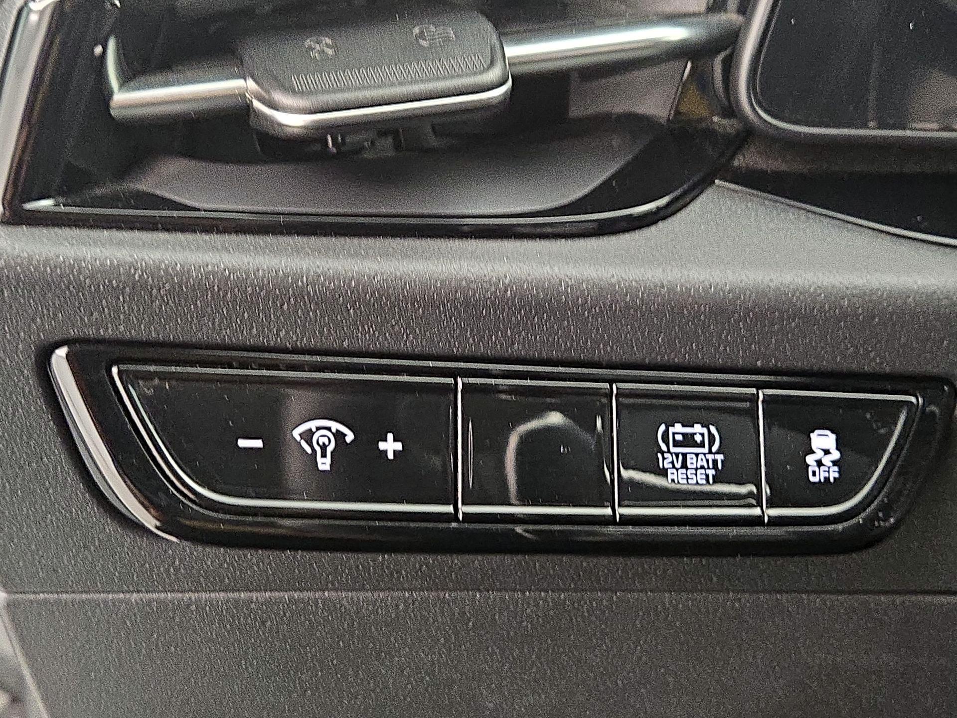 Thumbnail: 2023 Kia Niro - 13