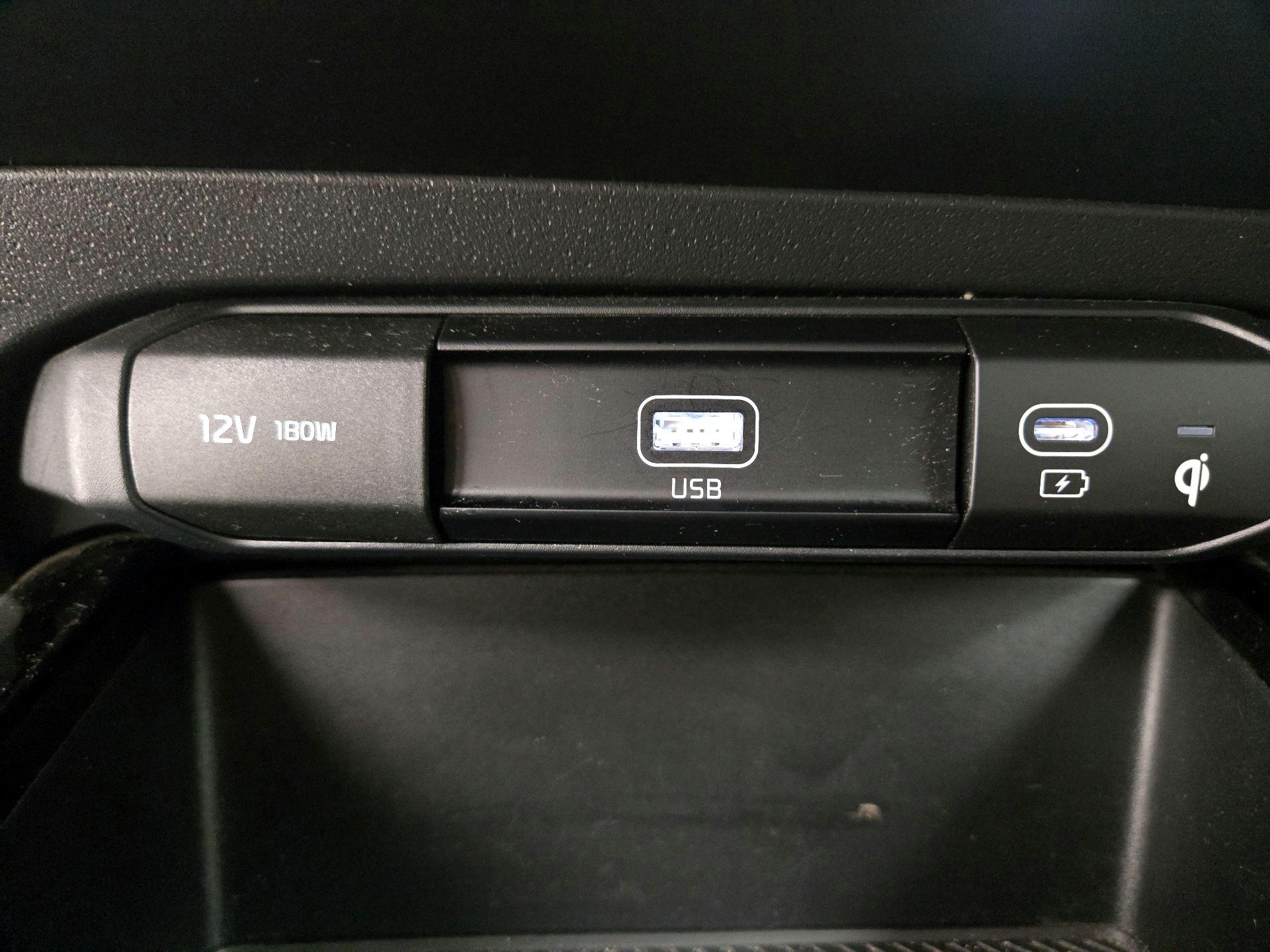 Thumbnail: 2023 Kia Niro - 19