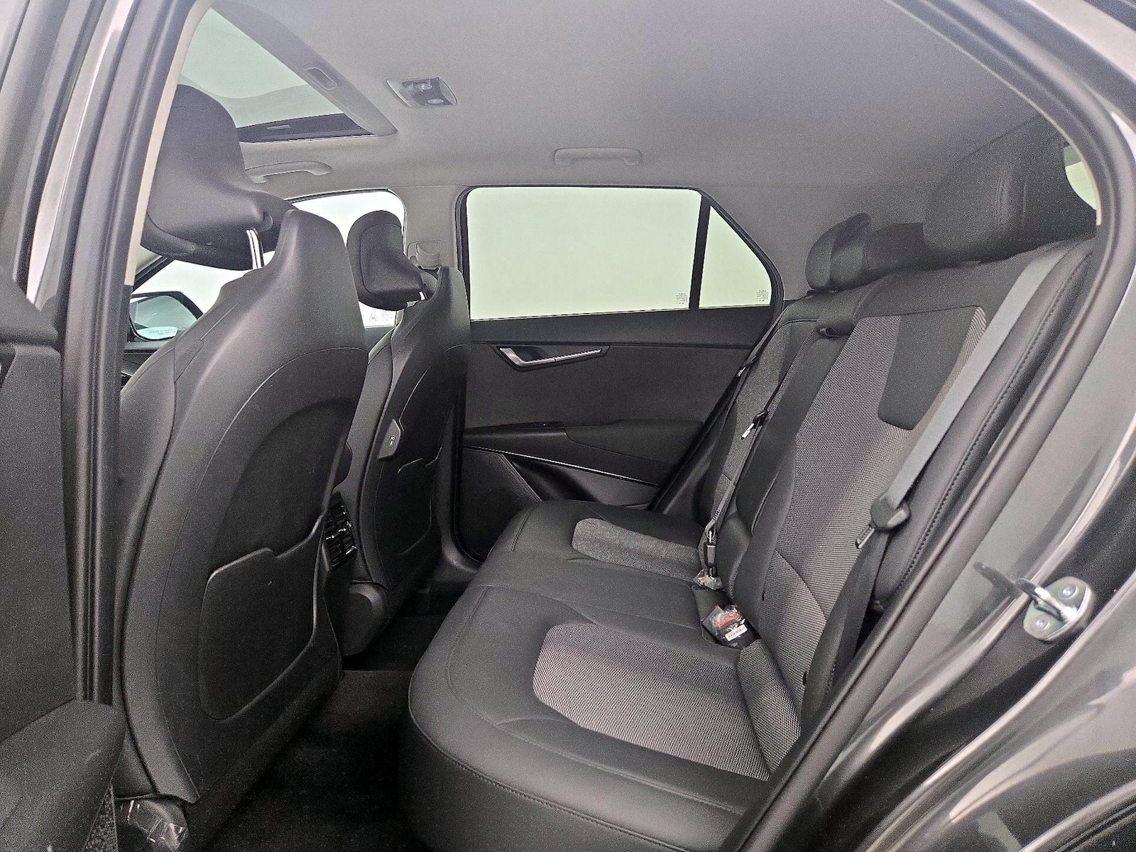 2023 Kia Niro EX Touring - Photo 22