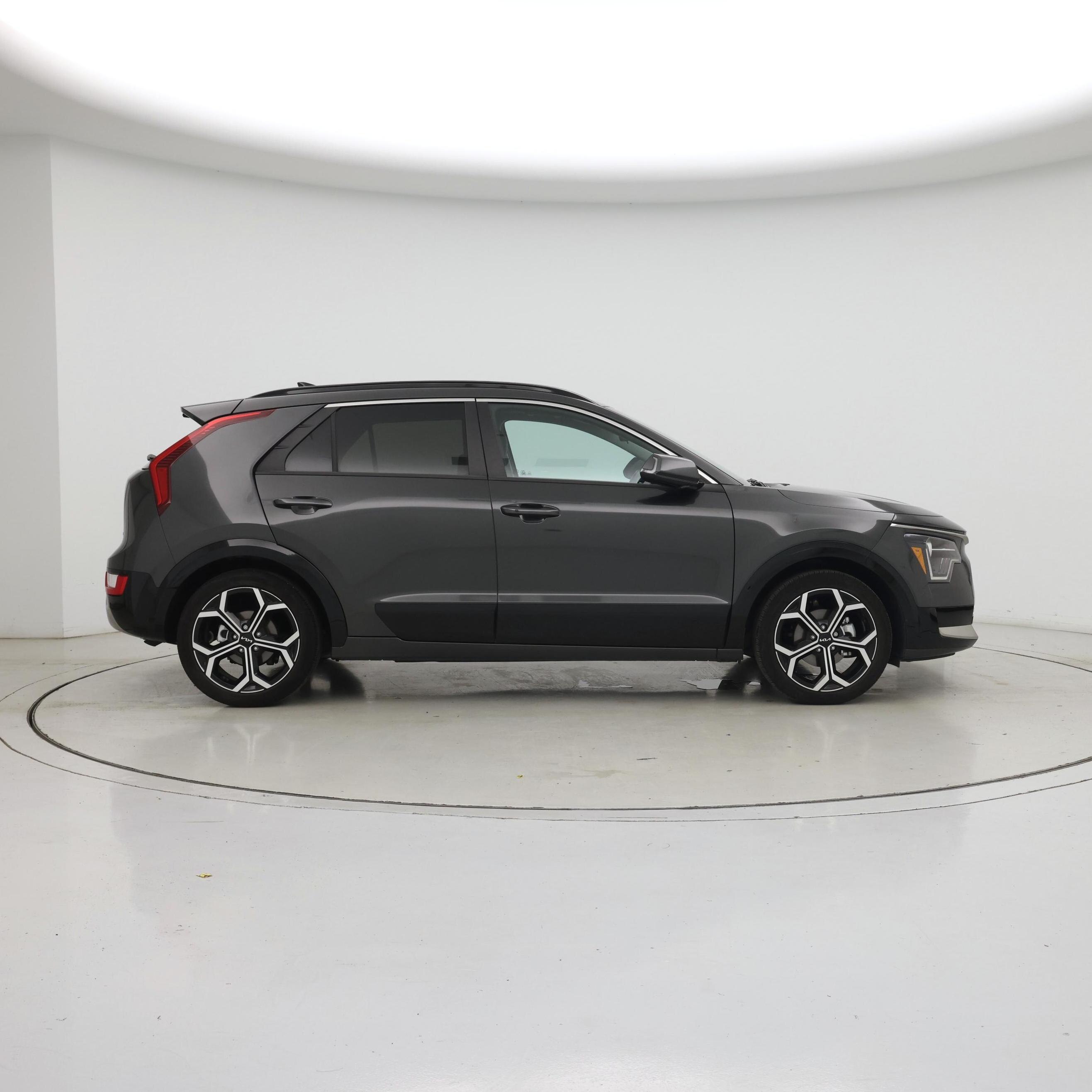 Thumbnail: 2023 Kia Niro - 7