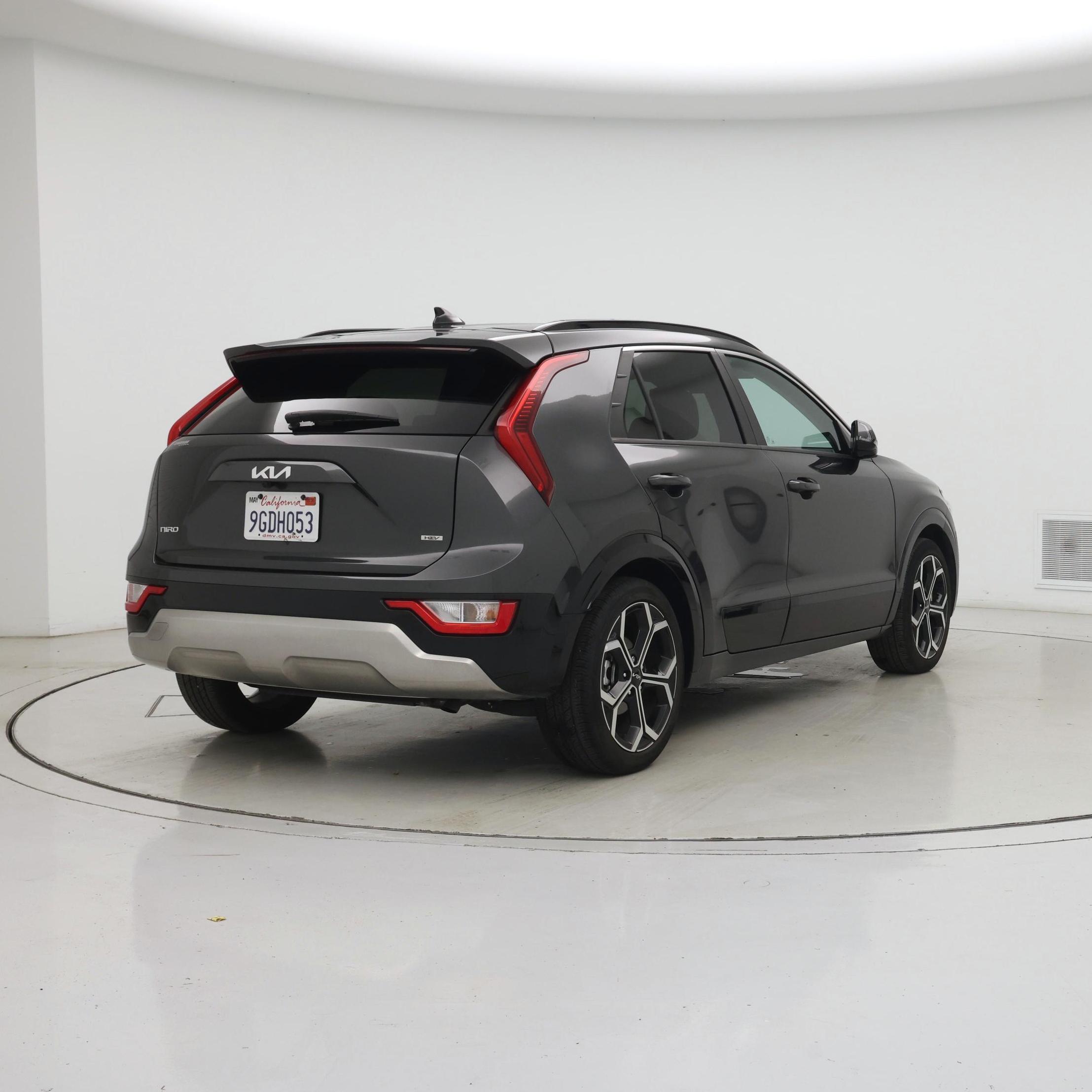 Thumbnail: 2023 Kia Niro - 8