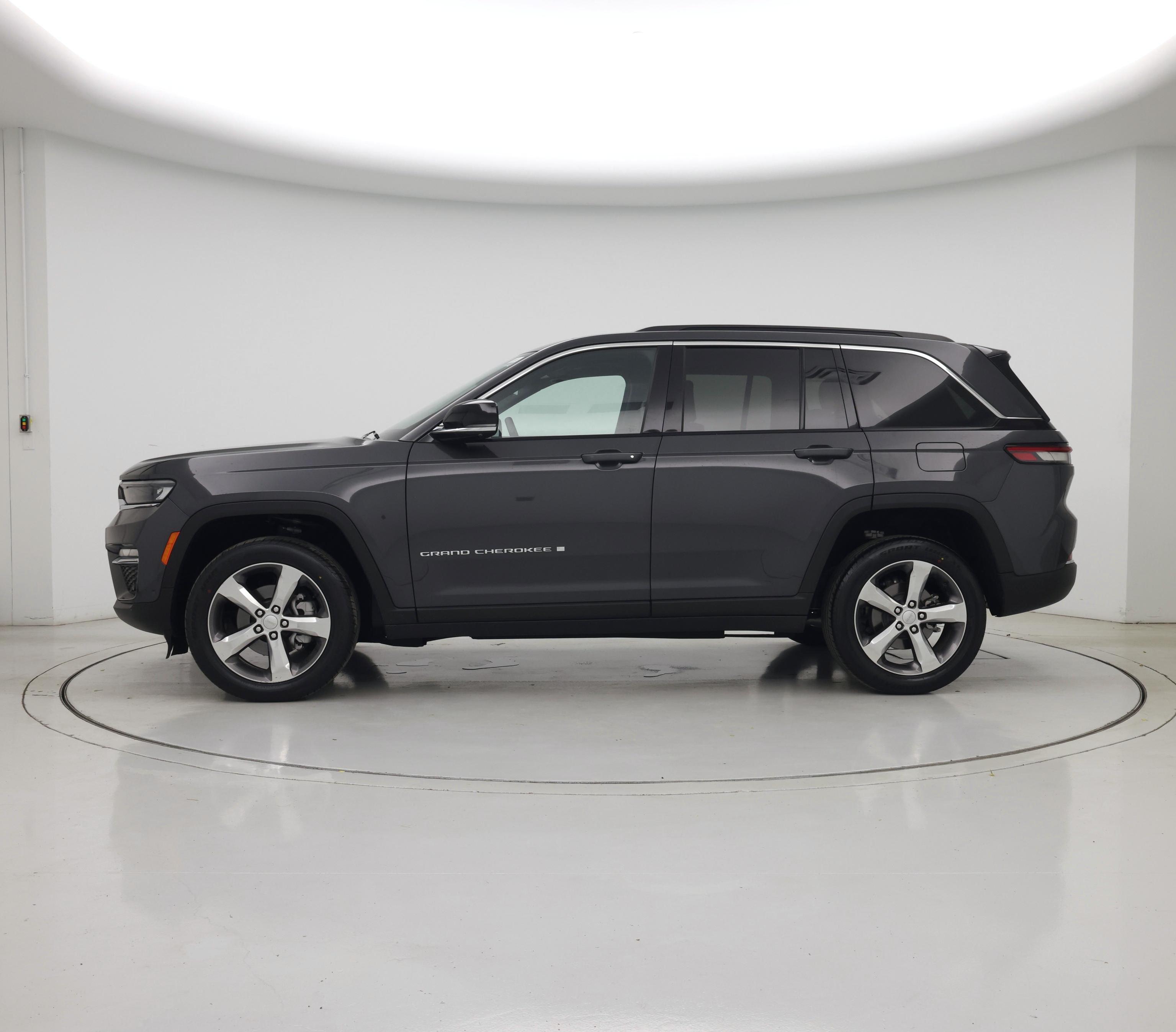 Thumbnail: 2025 Jeep Grand Cherokee - 3