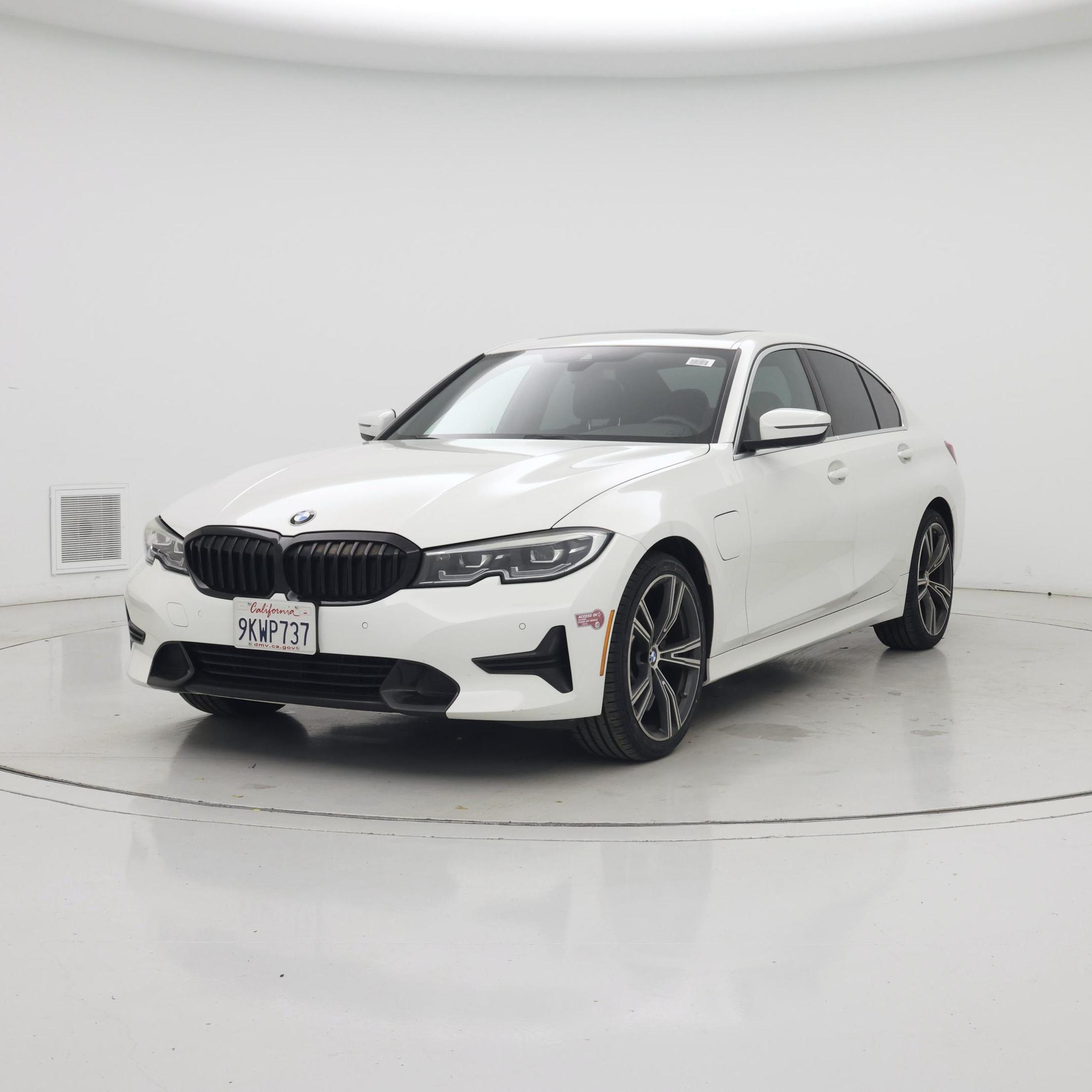 Thumbnail: 2021 BMW 3 Series - 4