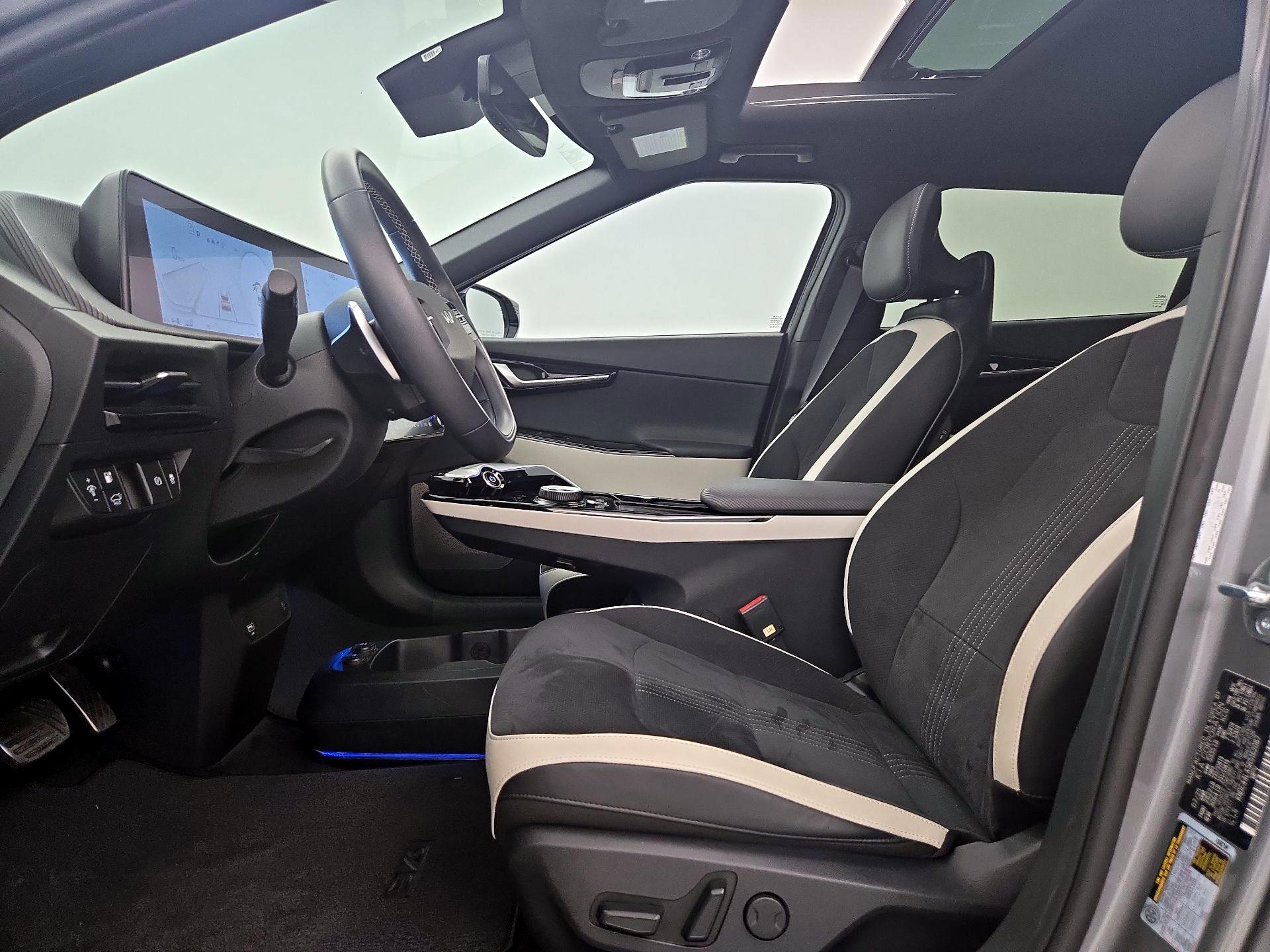 Thumbnail: 2024 Kia EV6 - 11