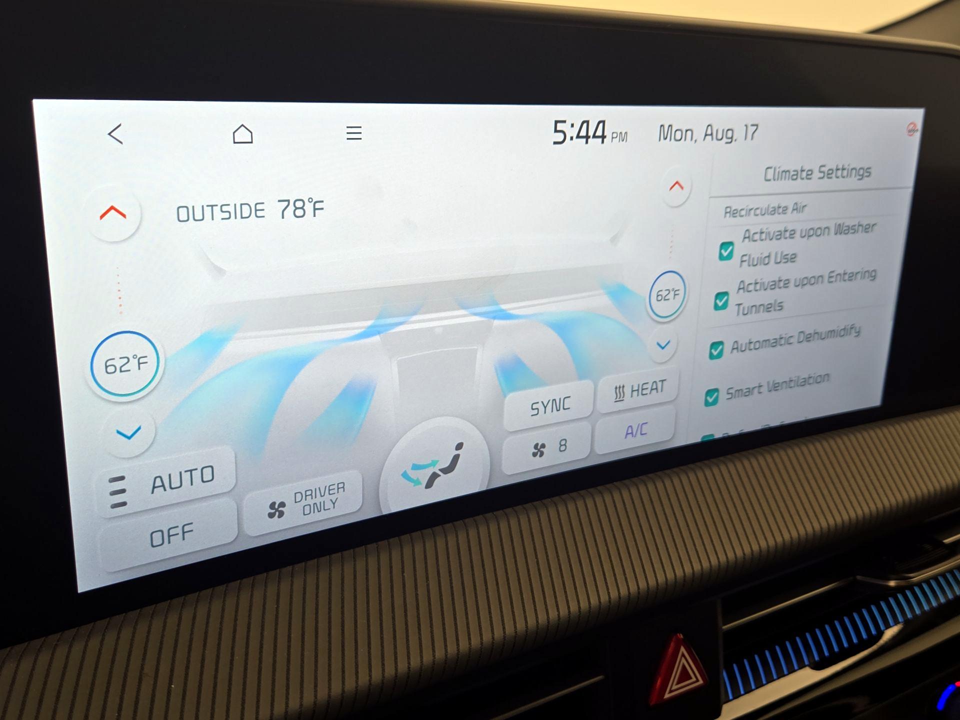Thumbnail: 2024 Kia EV6 - 17