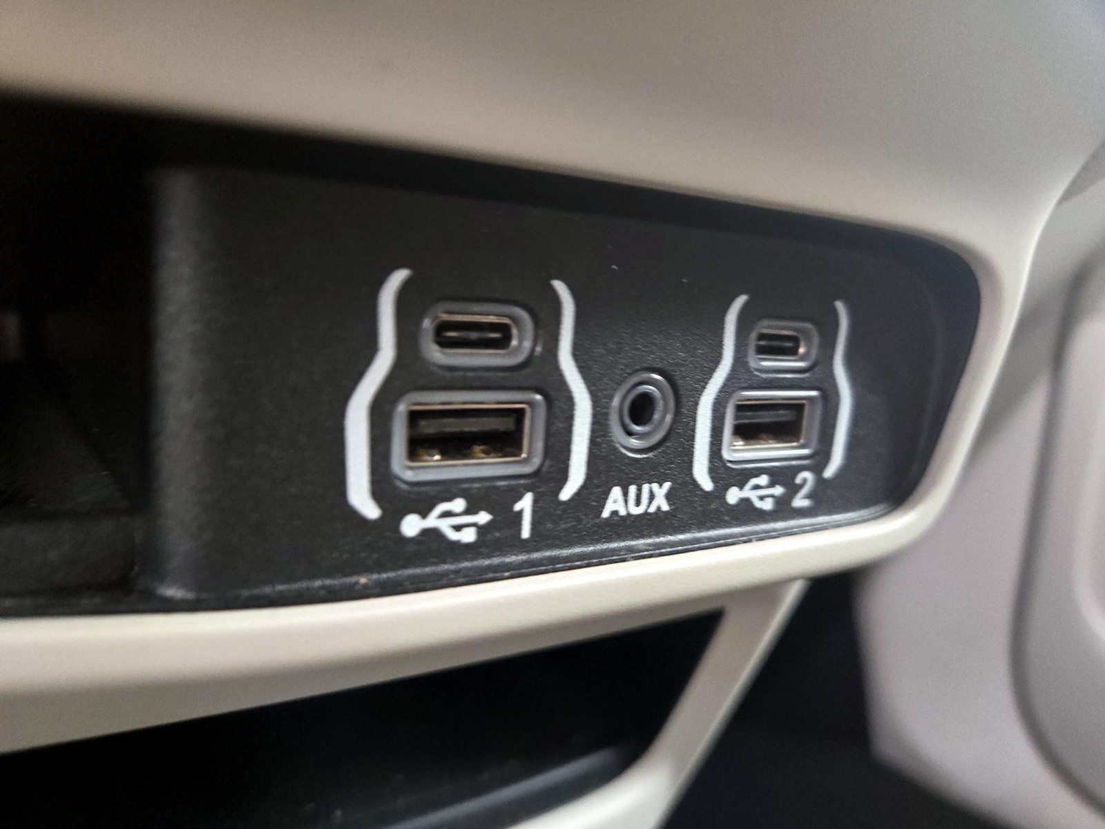 2023 Chrysler Pacifica Hybrid Touring L - Photo 19