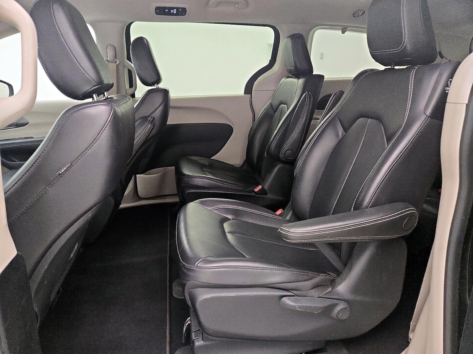 2023 Chrysler Pacifica Hybrid Touring L - Photo 20