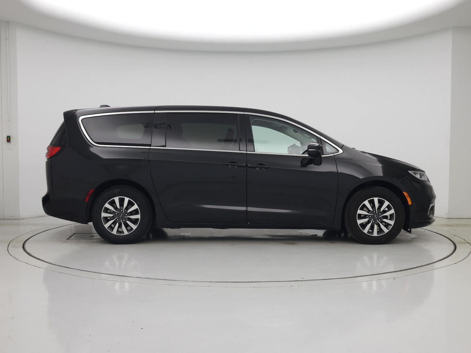 2023 Chrysler Pacifica Hybrid Touring L - Photo 8