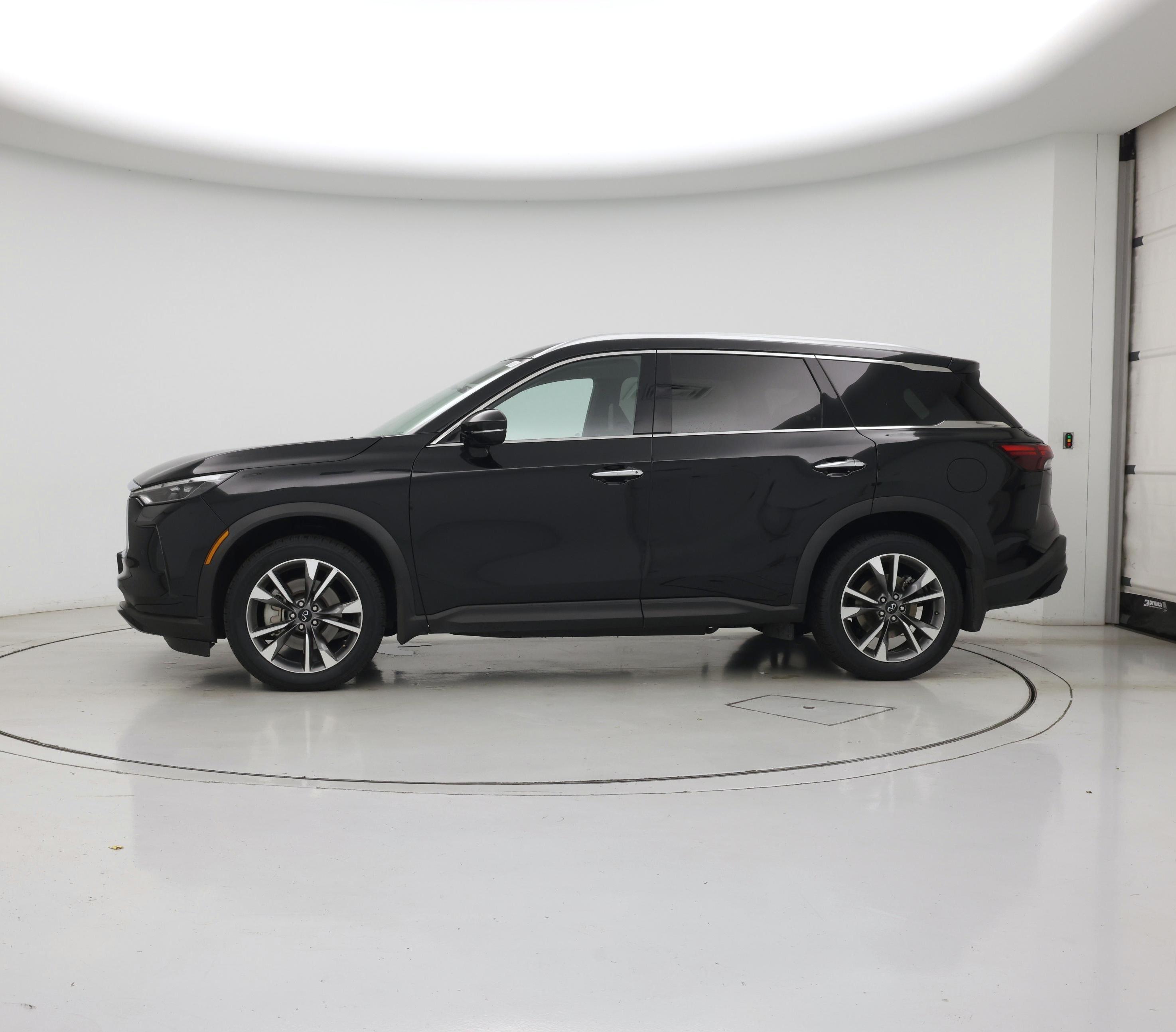 Thumbnail: 2023 INFINITI QX60 - 3