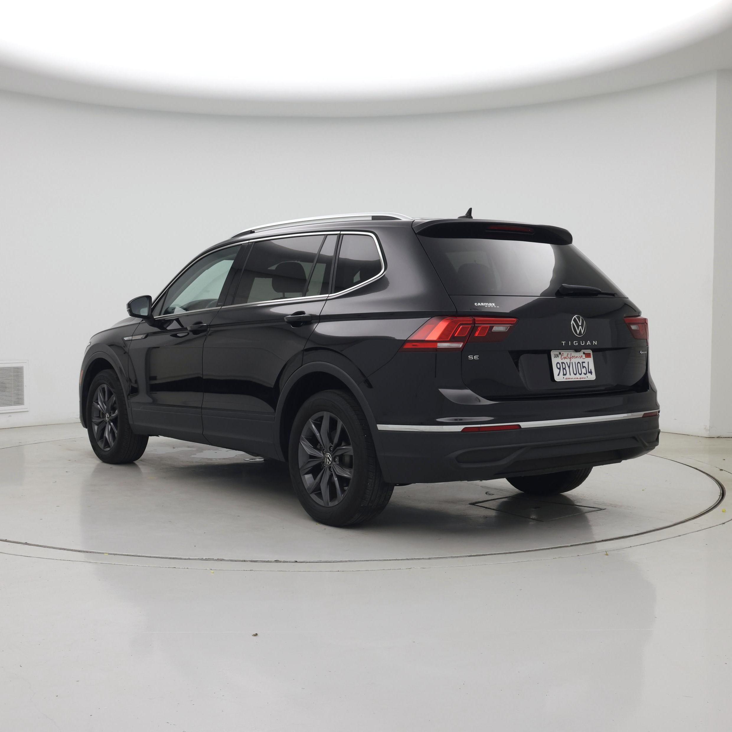 Thumbnail: 2022 Volkswagen Tiguan - 2