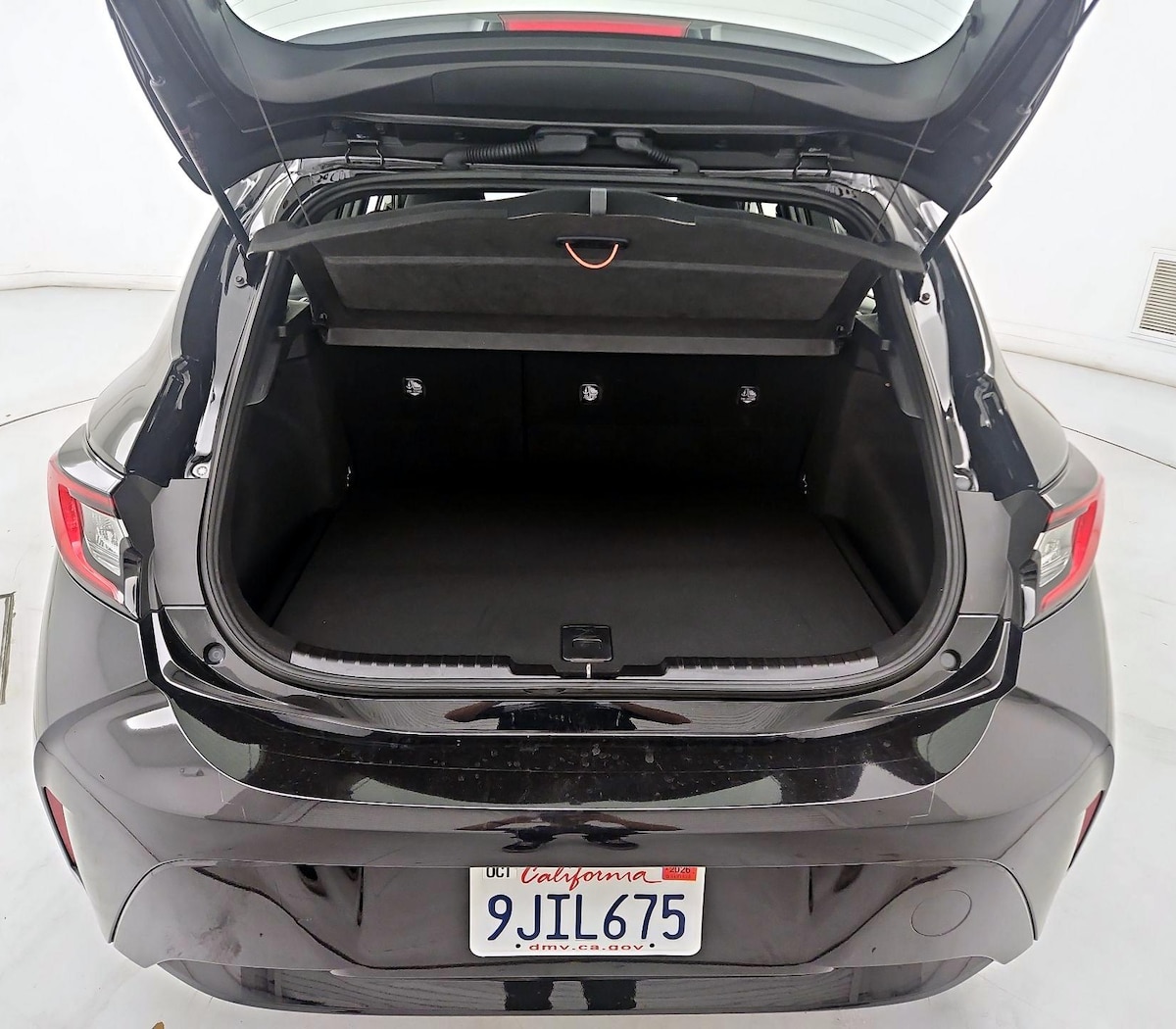 Trunk/Cargo (Seats Up)