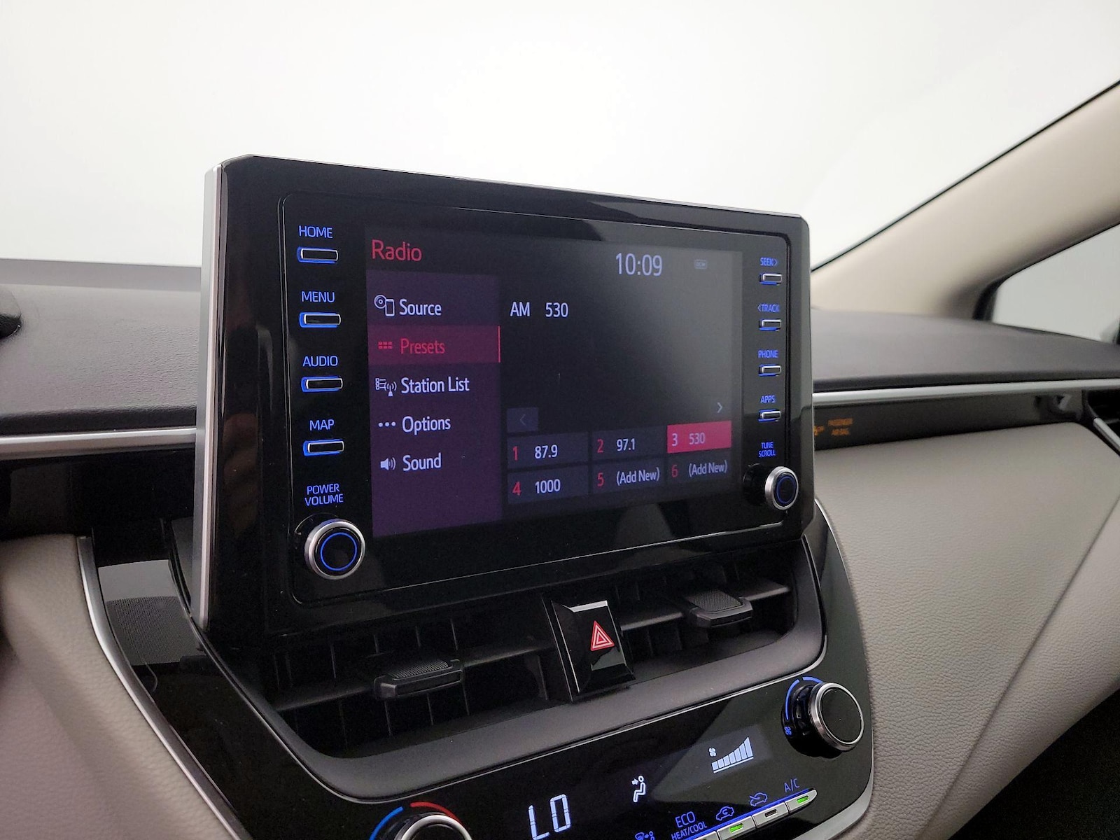 2020 Toyota Corolla LE - Photo 16