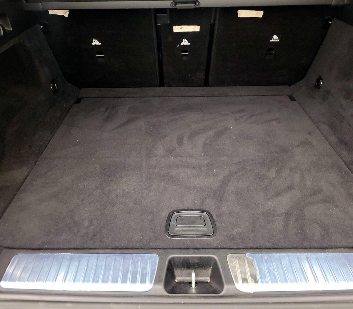 Trunk/Cargo (Seats Up)