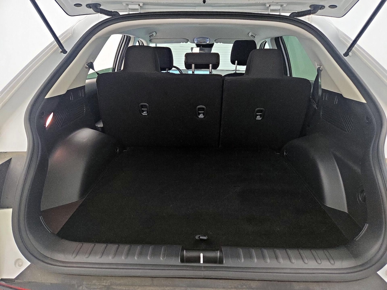 2024 Hyundai IONIQ 5 SE - Photo 22