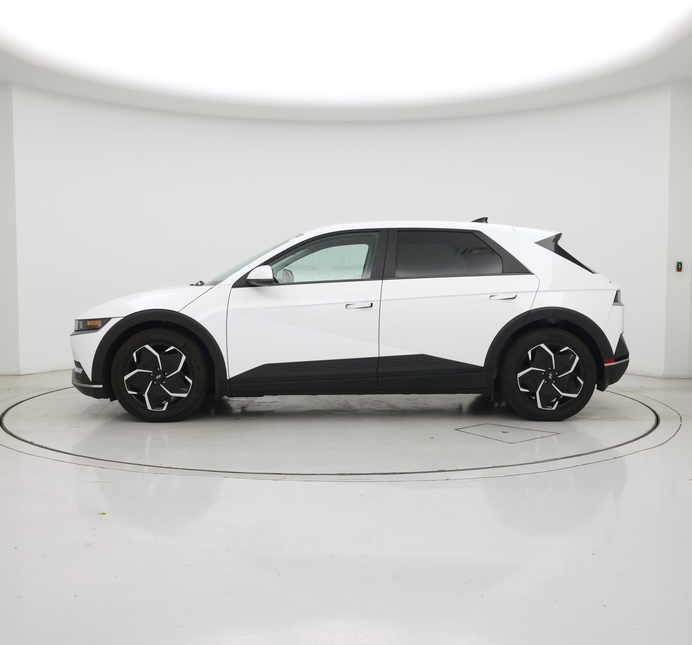 Thumbnail: 2024 Hyundai Ioniq 5 - 3