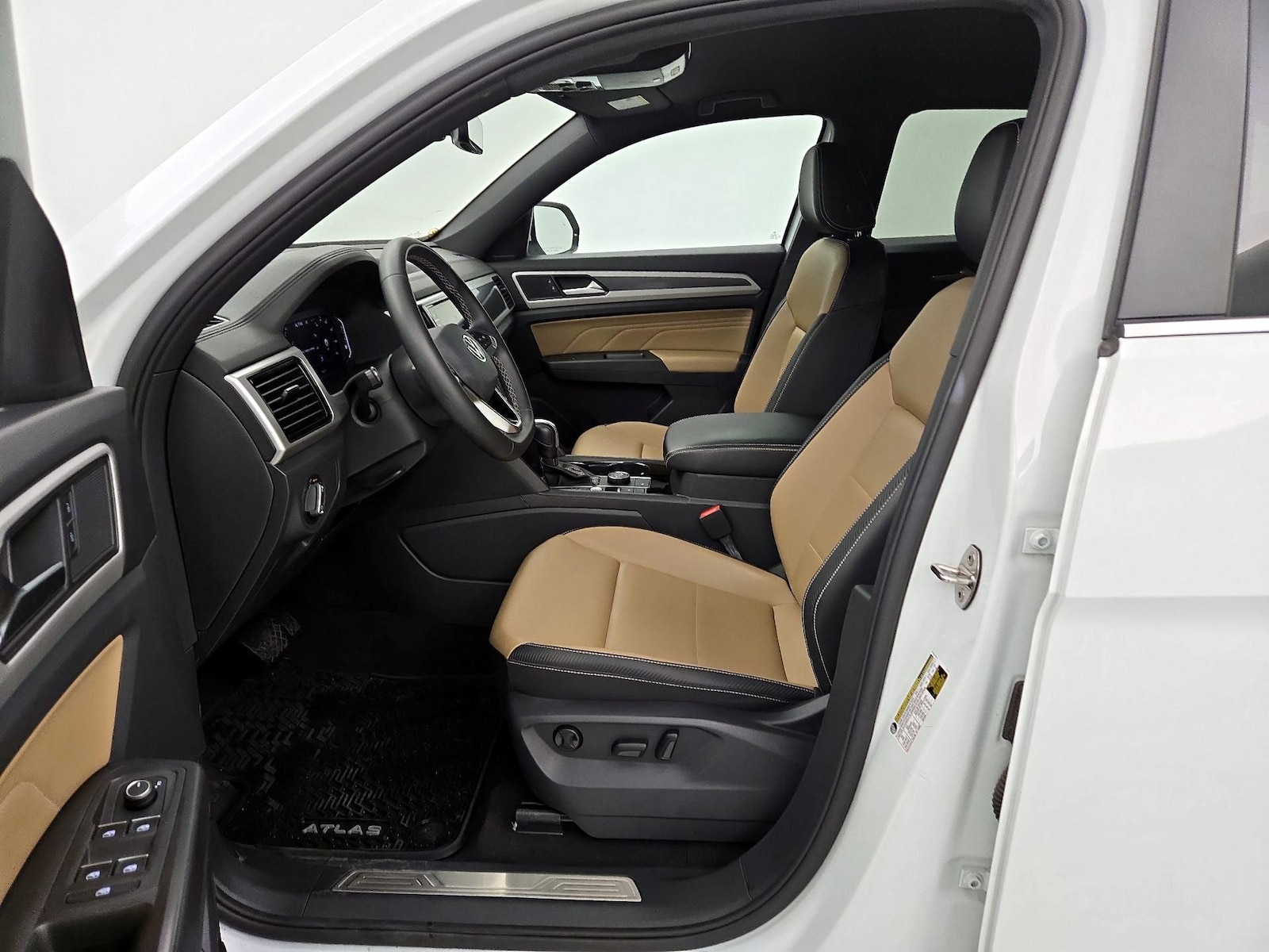 2023 Volkswagen Atlas Cross Sport SE w/Tech - Photo 12