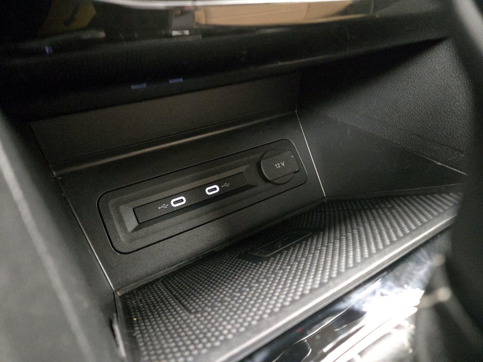 2023 Volkswagen Atlas Cross Sport SE w/Tech - Photo 19