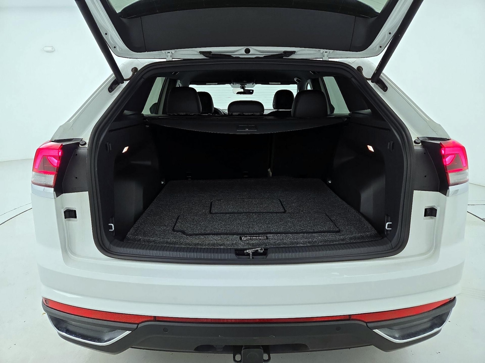 2023 Volkswagen Atlas Cross Sport SE w/Tech - Photo 21