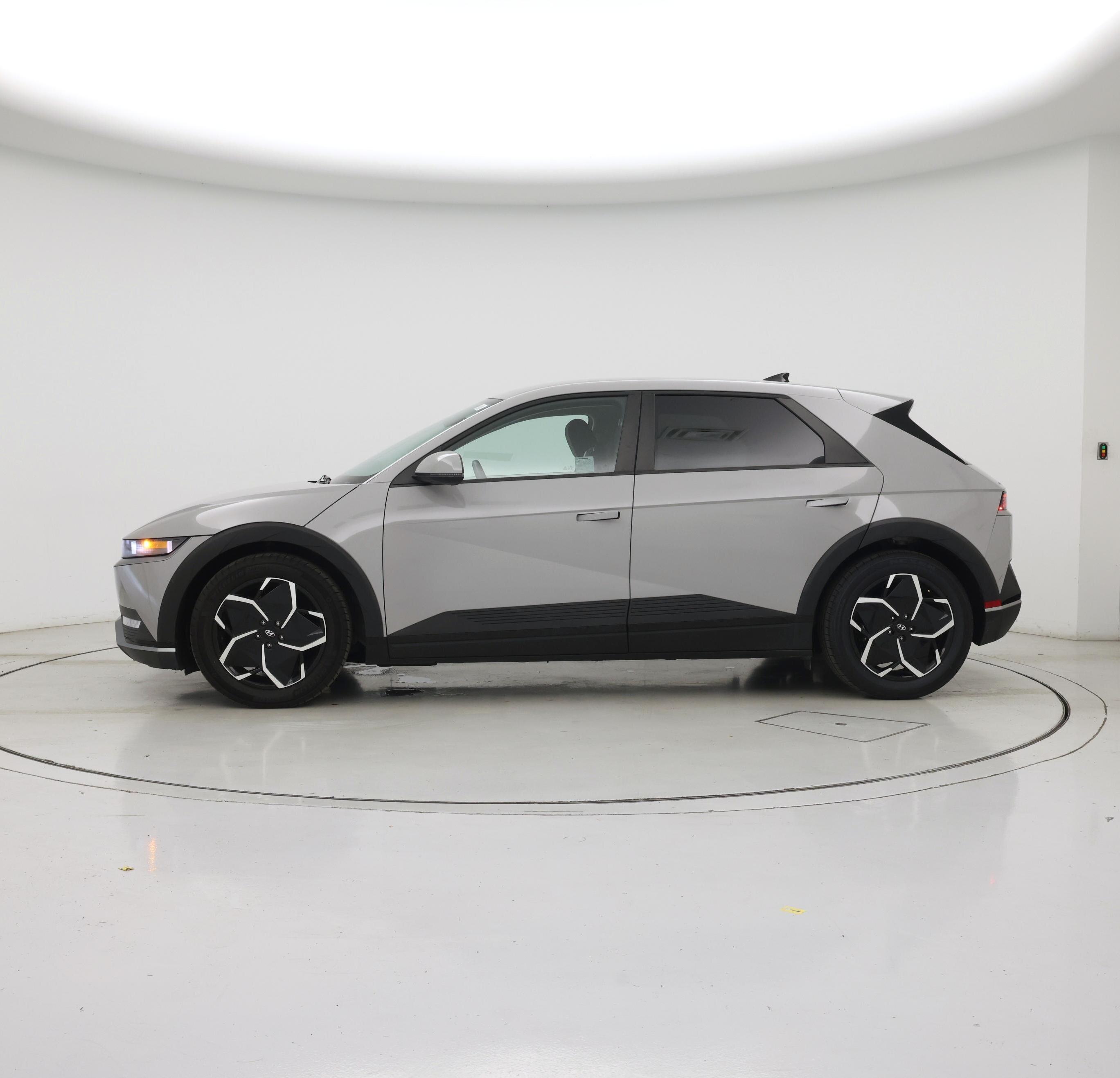 Thumbnail: 2024 Hyundai Ioniq 5 - 3