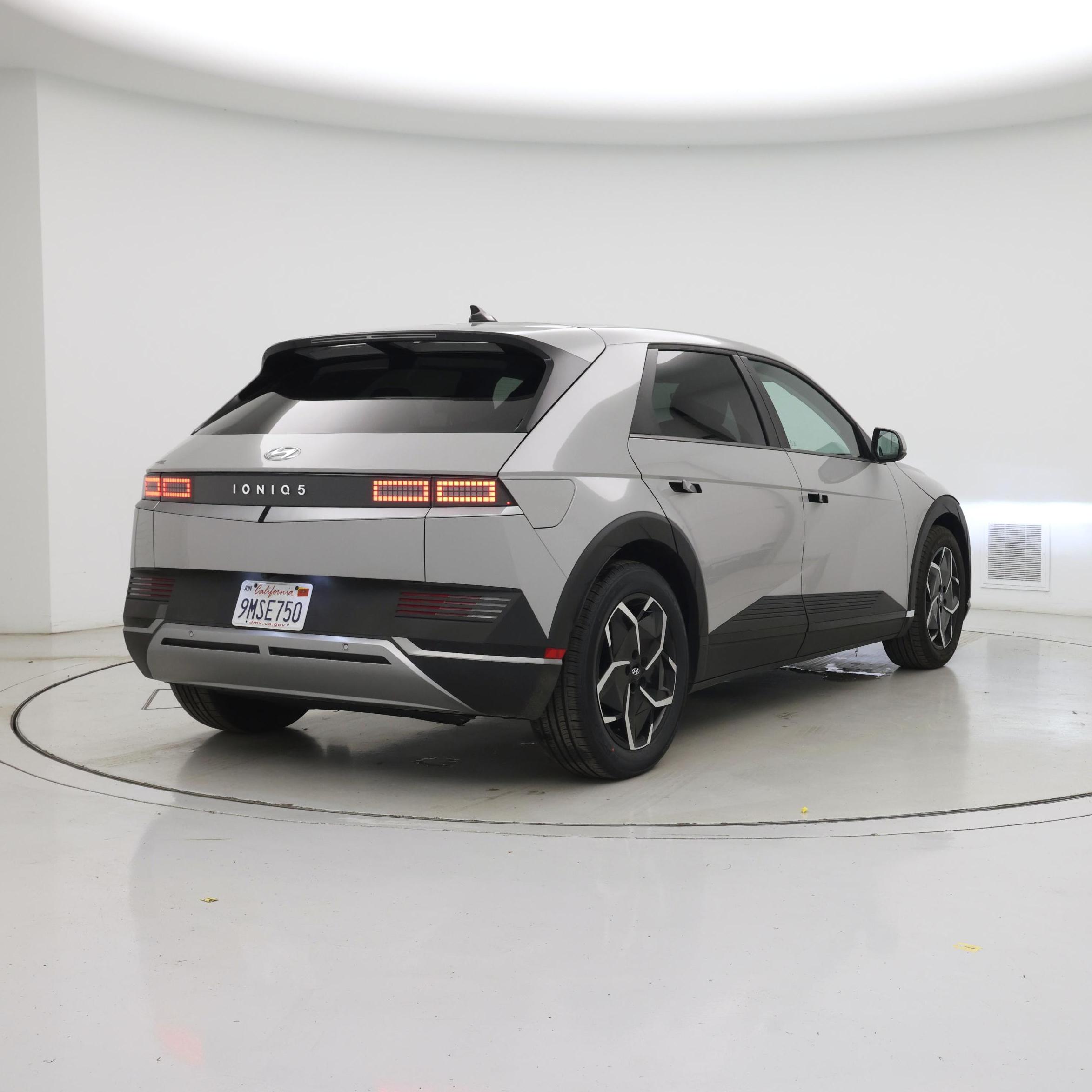 Thumbnail: 2024 Hyundai Ioniq 5 - 8