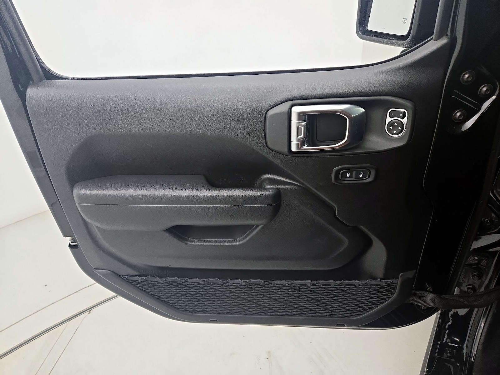 2025 Jeep Wrangler 4-Door Rubicon - Photo 13