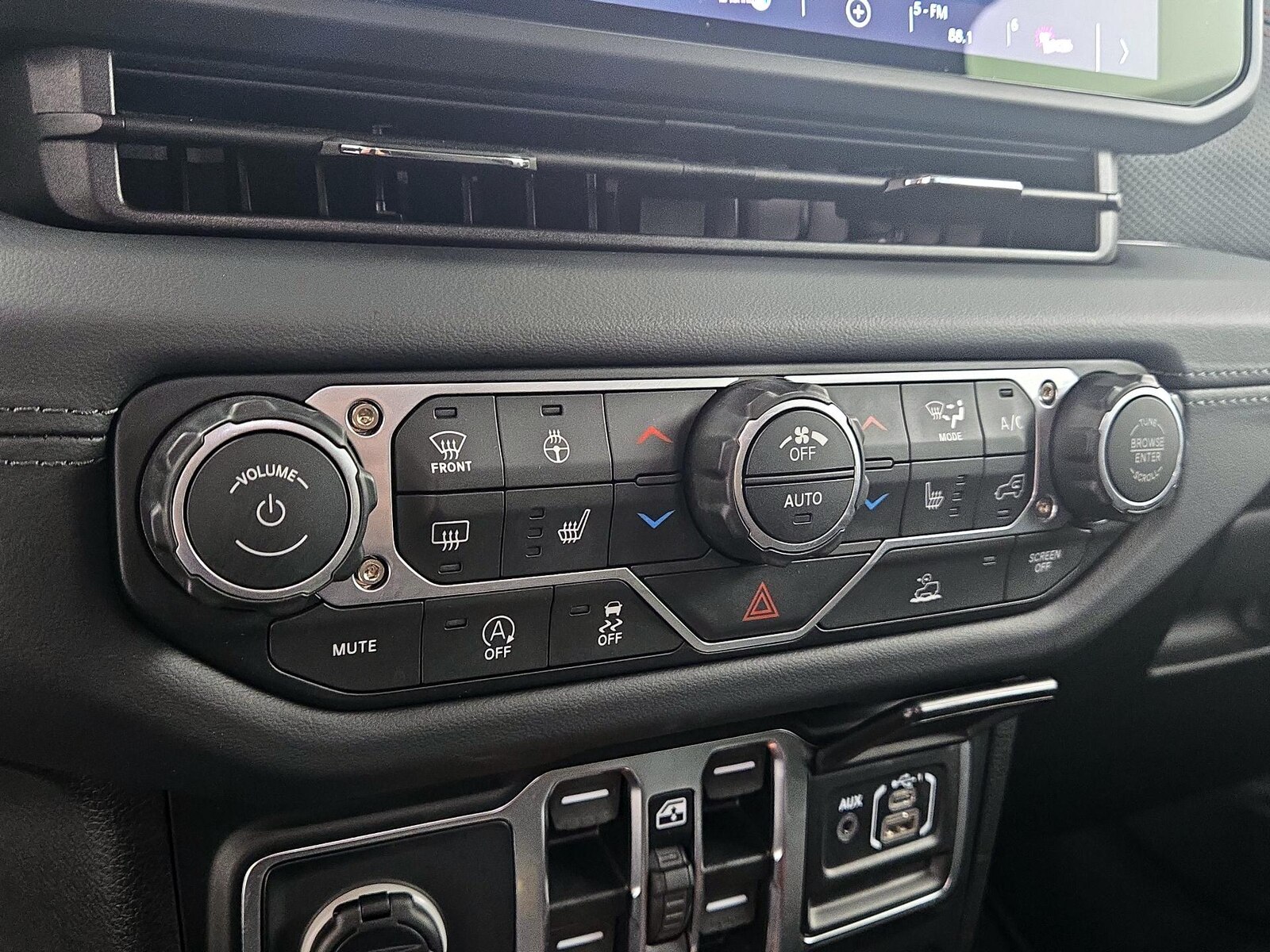 2025 Jeep Wrangler 4-Door Rubicon - Photo 17
