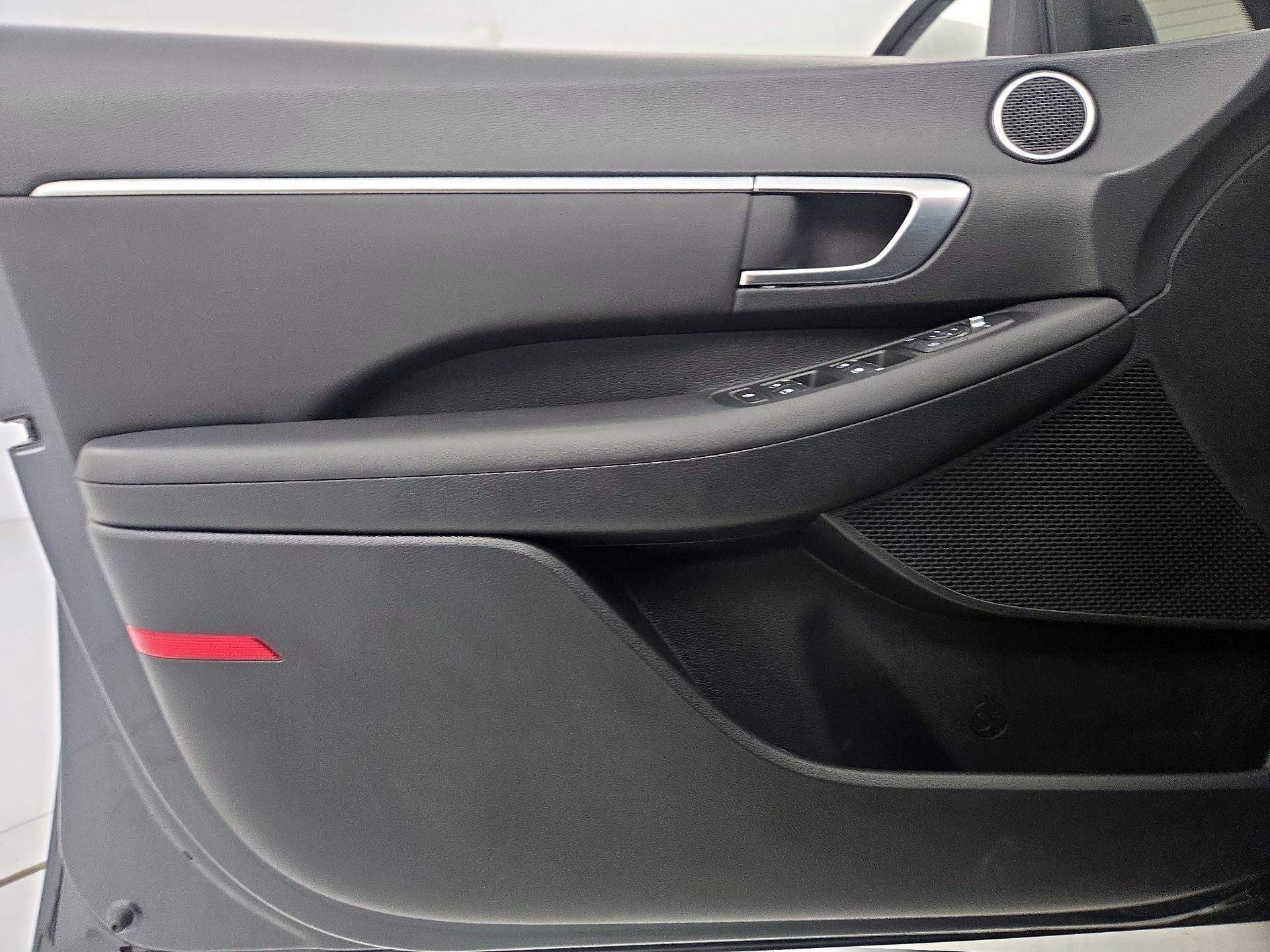 Thumbnail: 2023 Hyundai Sonata - 12