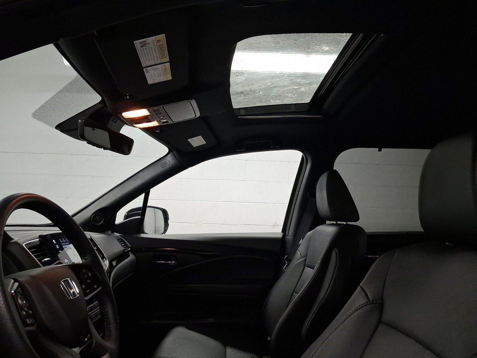 Sunroof(s) & Overhead Airbags