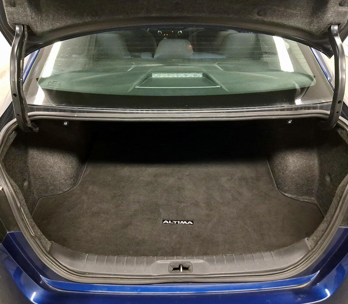 Trunk/Cargo (Seats Up)