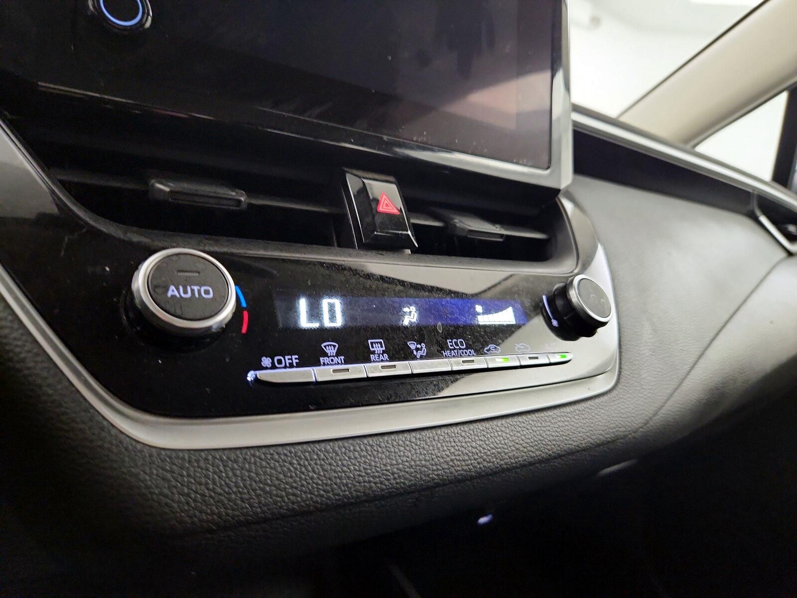 2025 Toyota Corolla LE - Photo 15