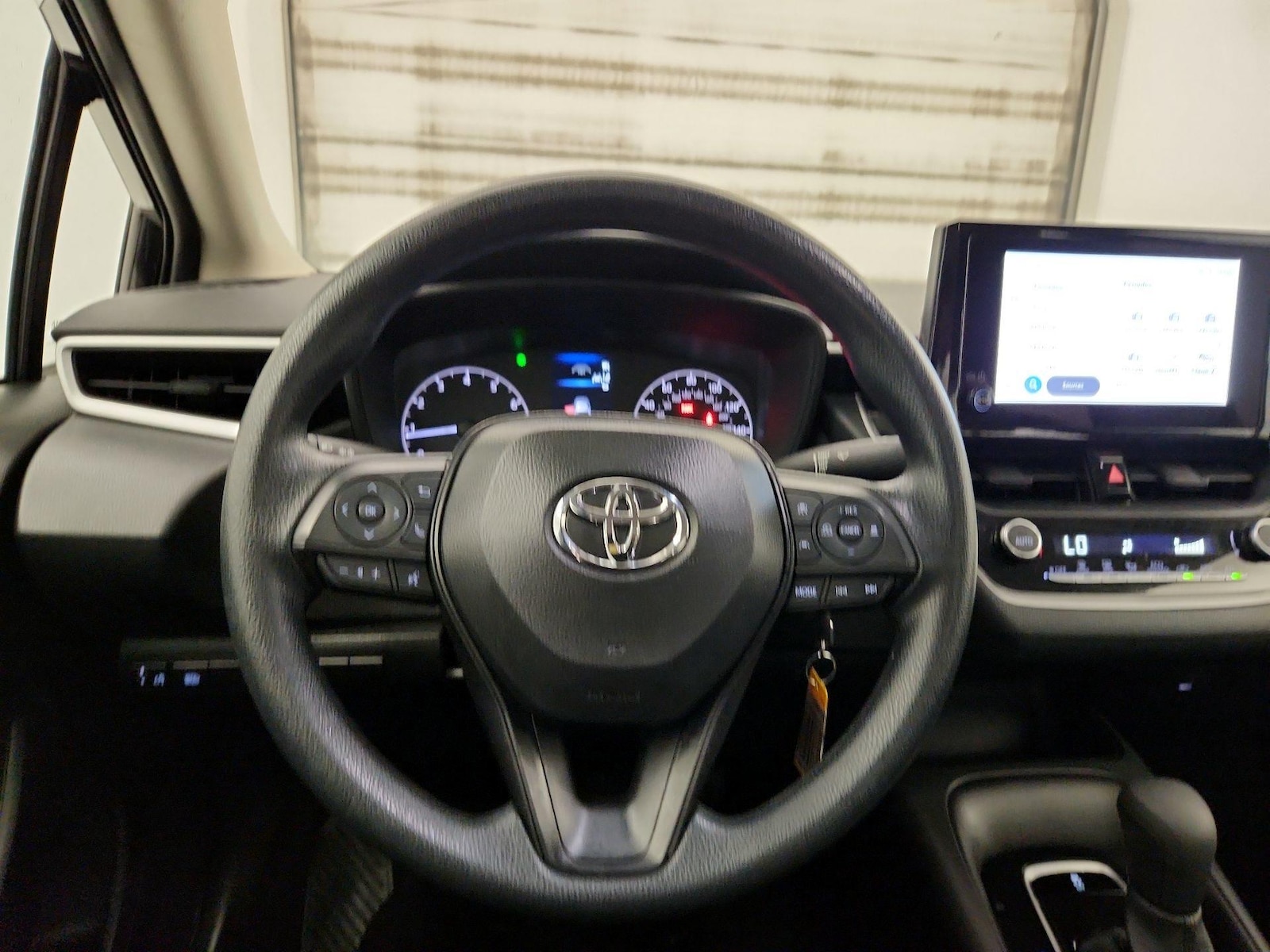 2025 Toyota Corolla LE - Photo 9