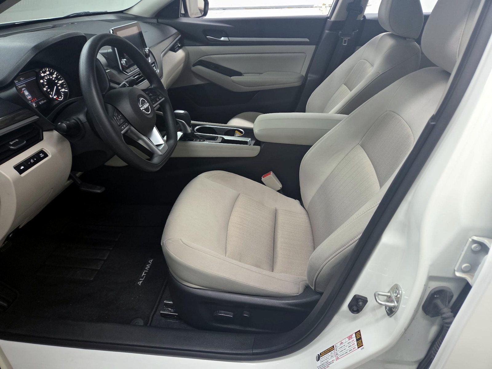 Power Seat(s) & Side Airbags